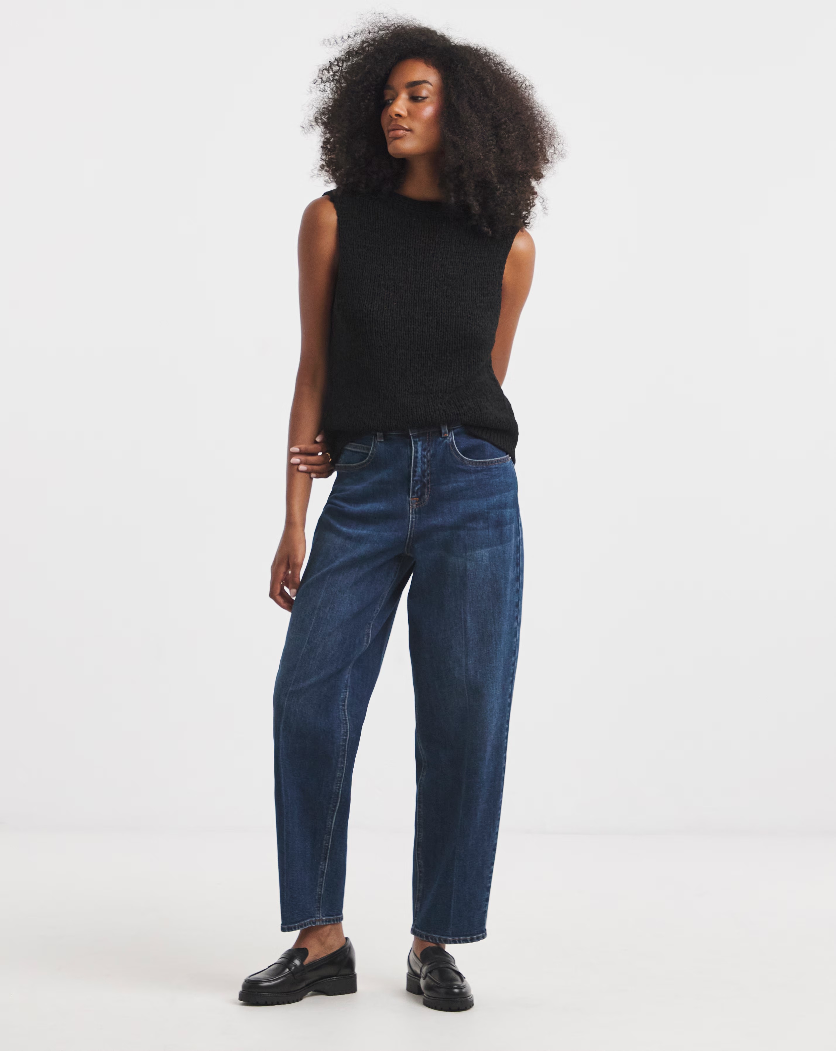 8572-mid-wash-smart-tapered-barrel-jean-1.webp