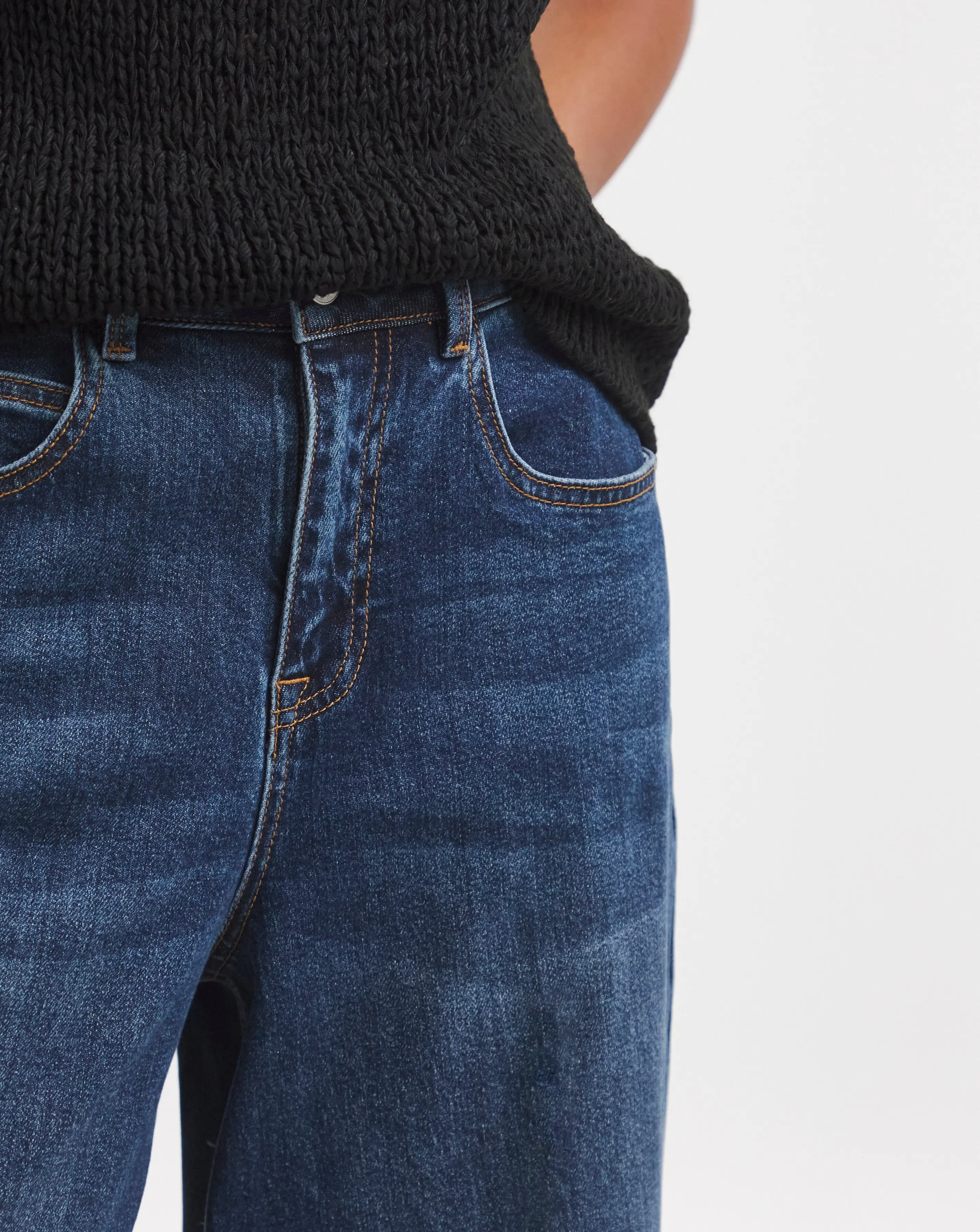8572-mid-wash-smart-tapered-barrel-jean-1.webp