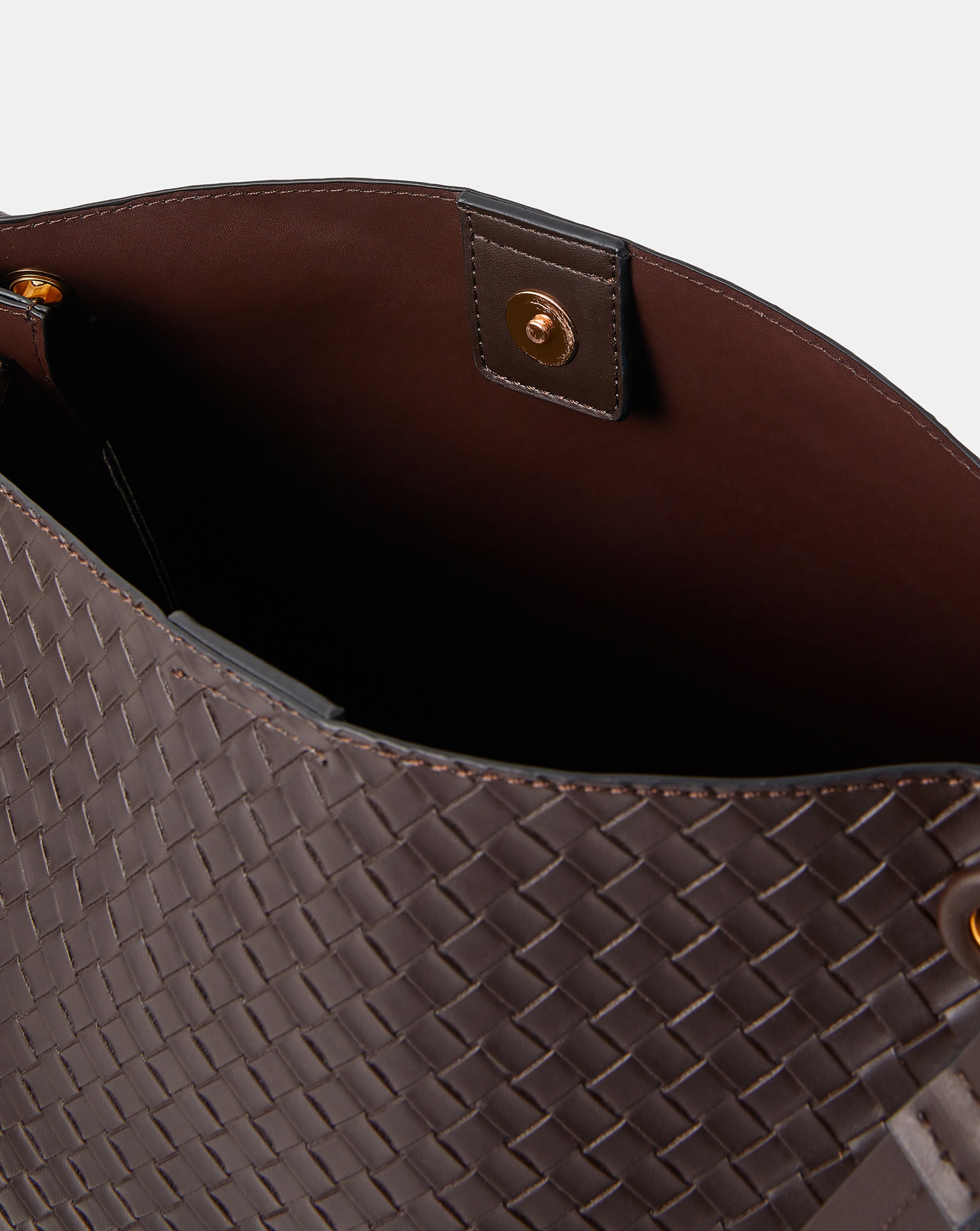 86003-accessorize-woven-shoulder-bag-1.jpg