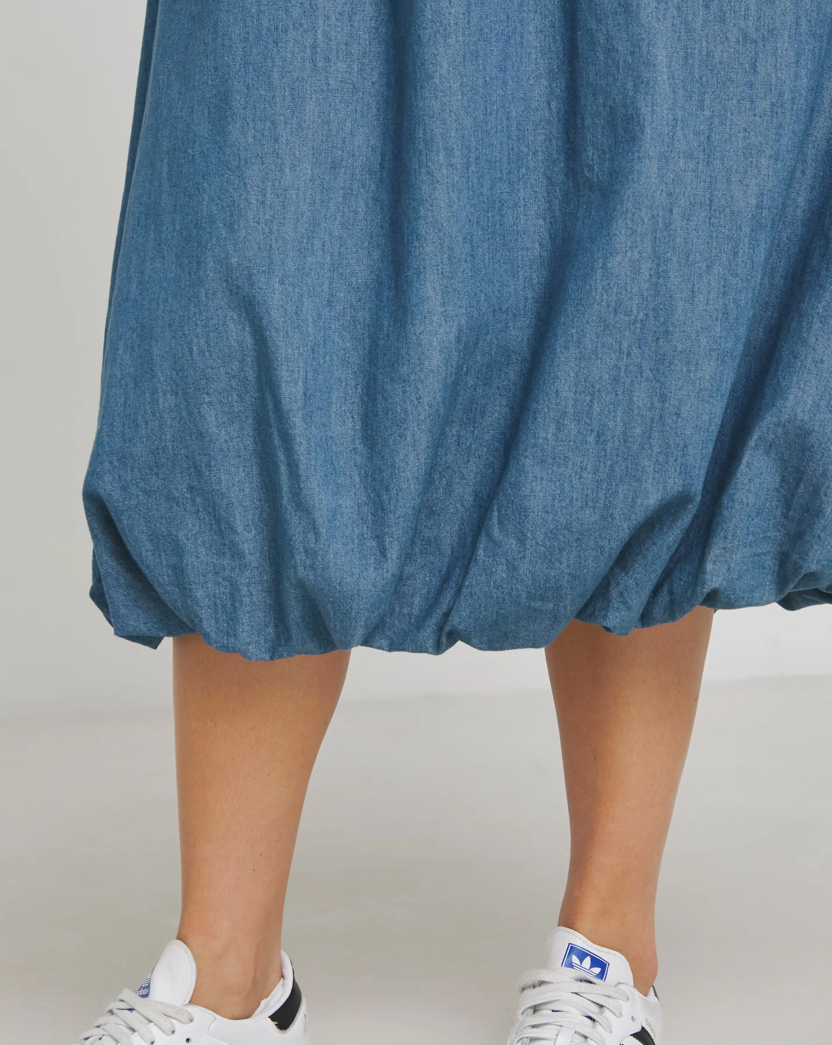 8611-simply-be-mid-blue-bubble-hem-denim-skirt-1.webp
