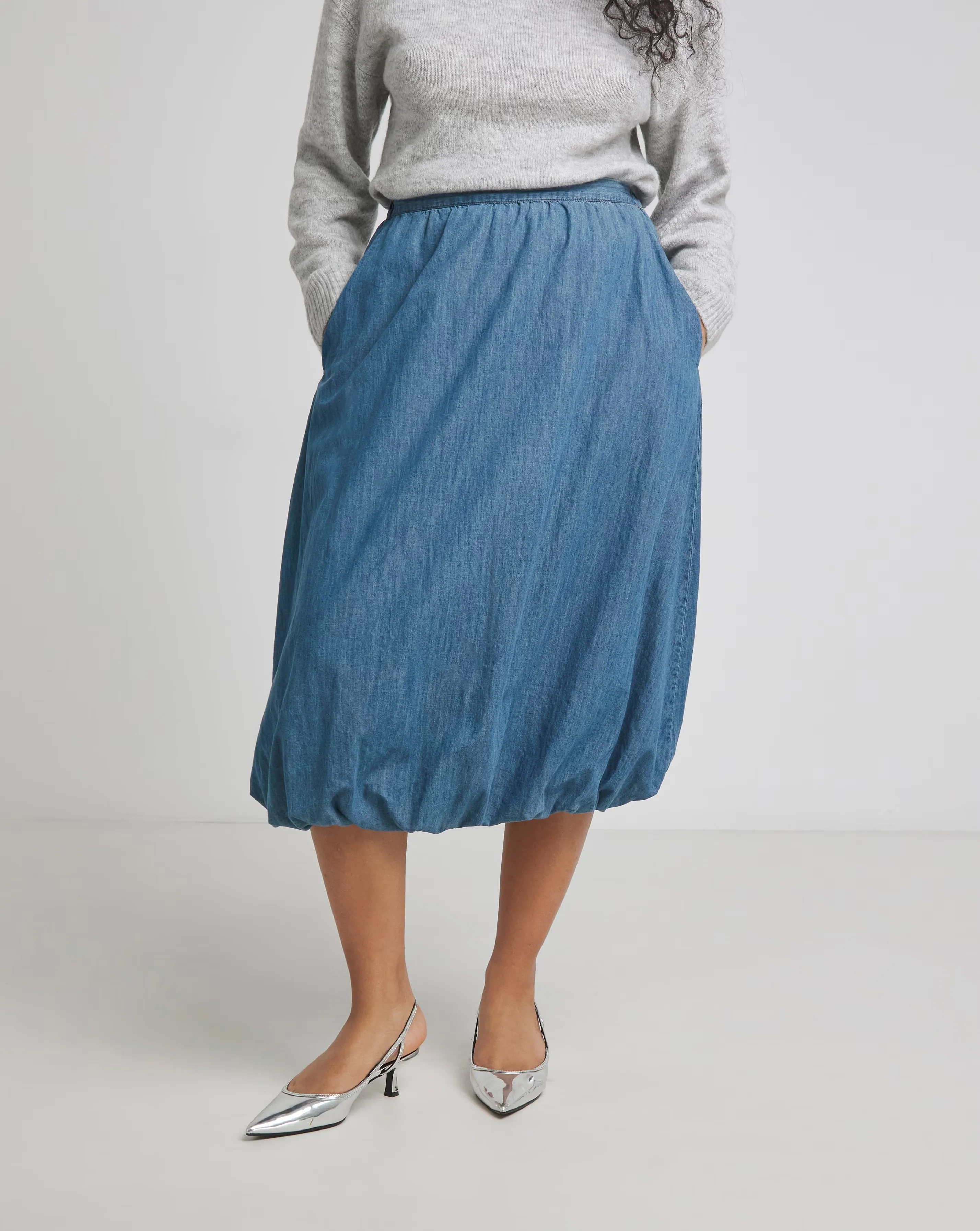 8611-simply-be-mid-blue-bubble-hem-denim-skirt-1.webp