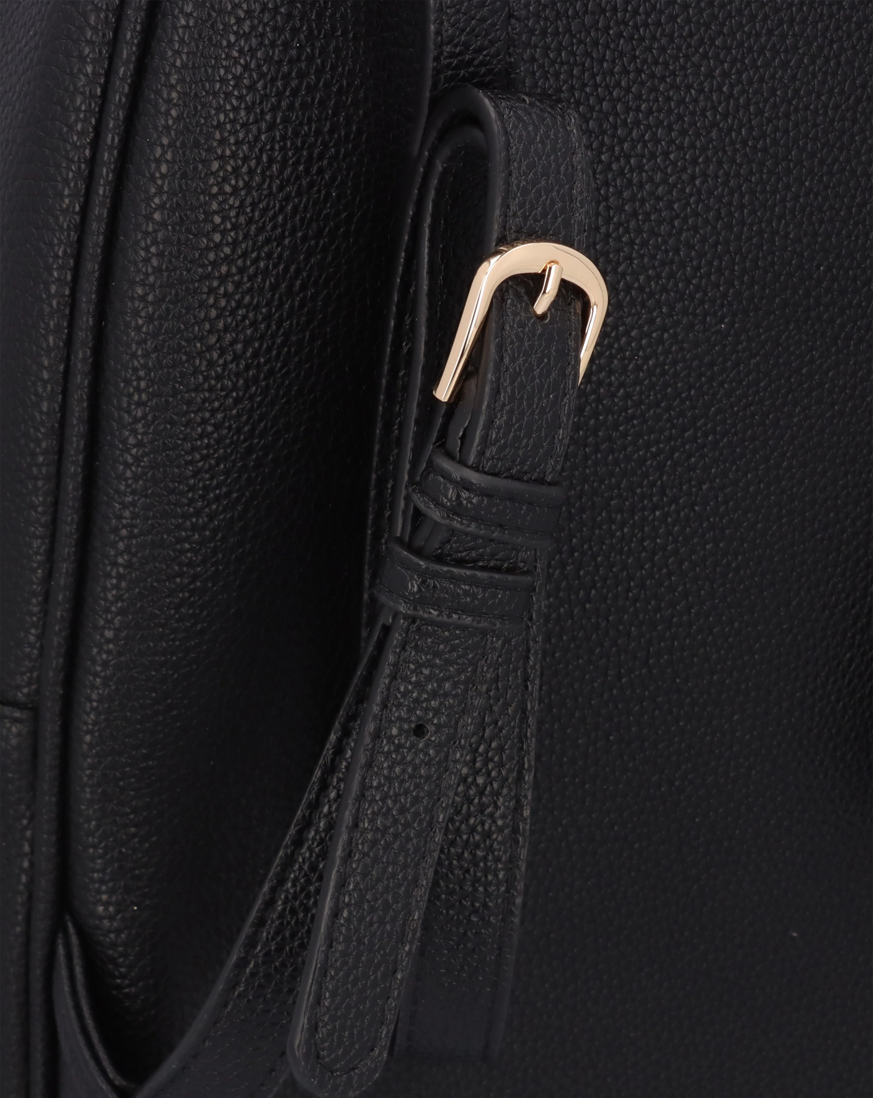 86894-valentino-bags-rised-black-backpack-1.webp