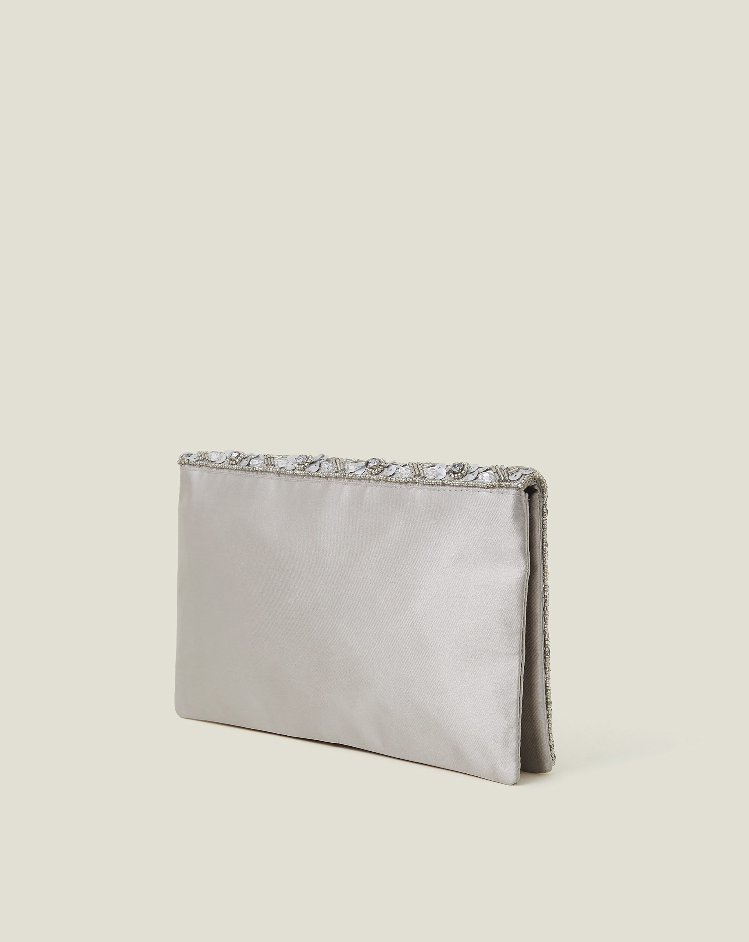 87049-accessorize-tianna-clutch-1.jpg
