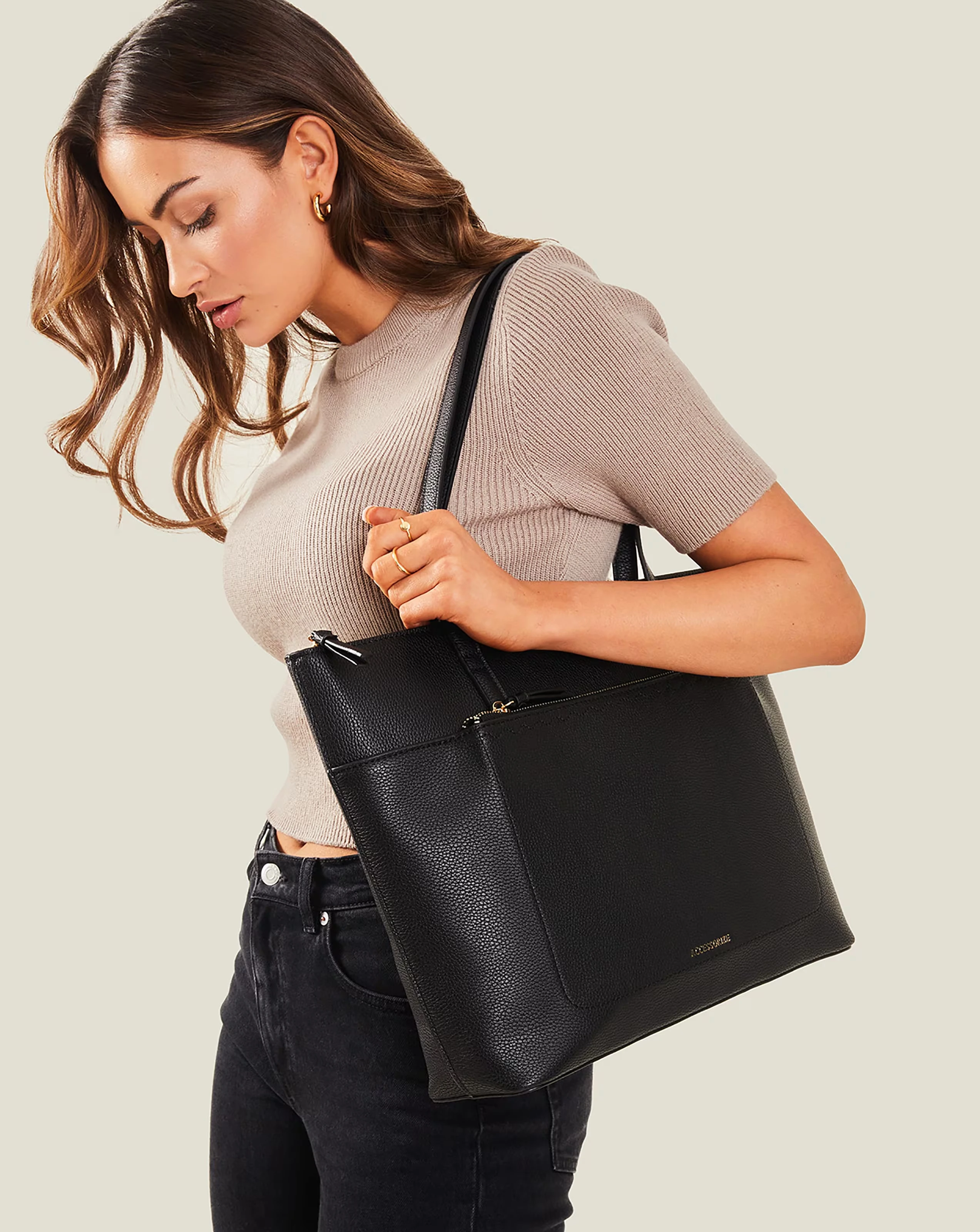 87050-accessorize-classic-pocket-tote-1.webp