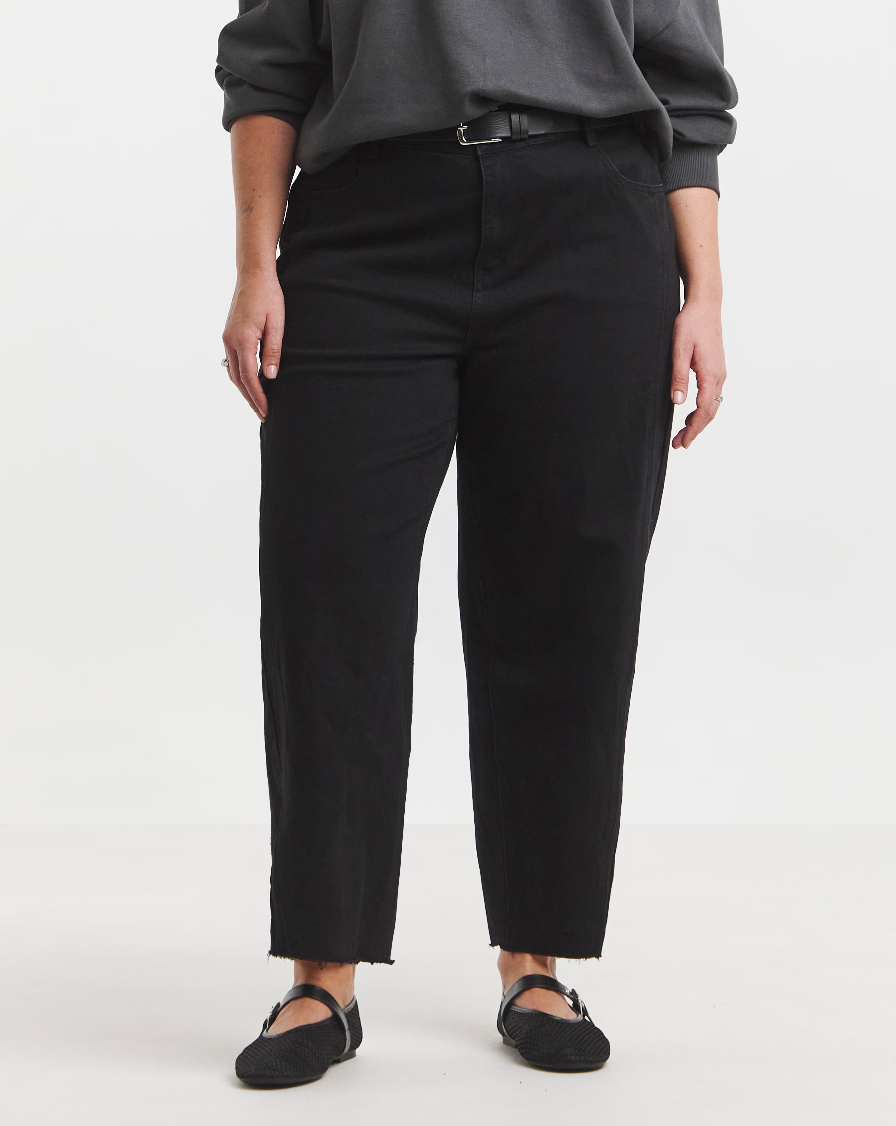 Black Barrel Leg Jean