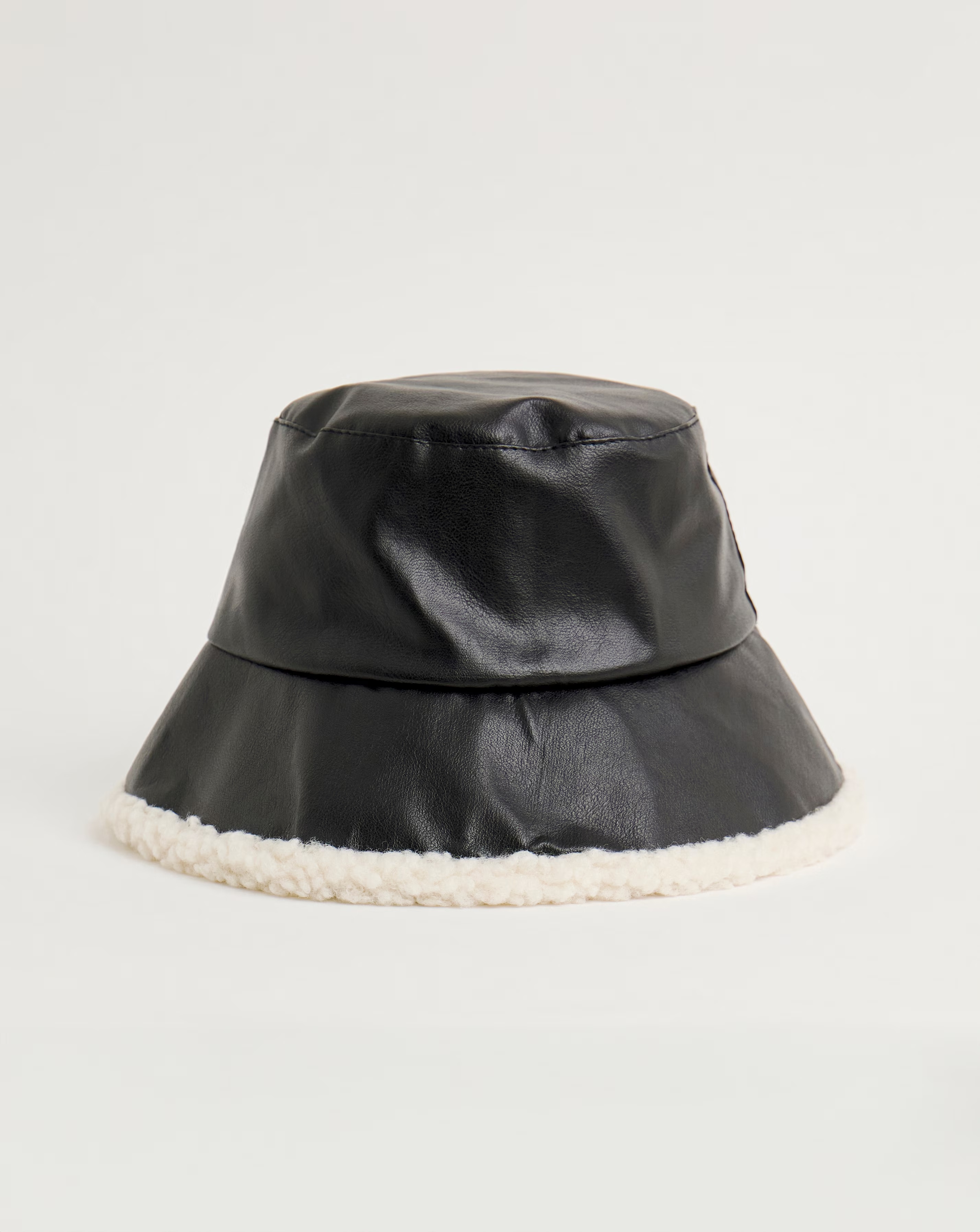 88741-black-pu-amp-borg-bucket-hat-1.jpg