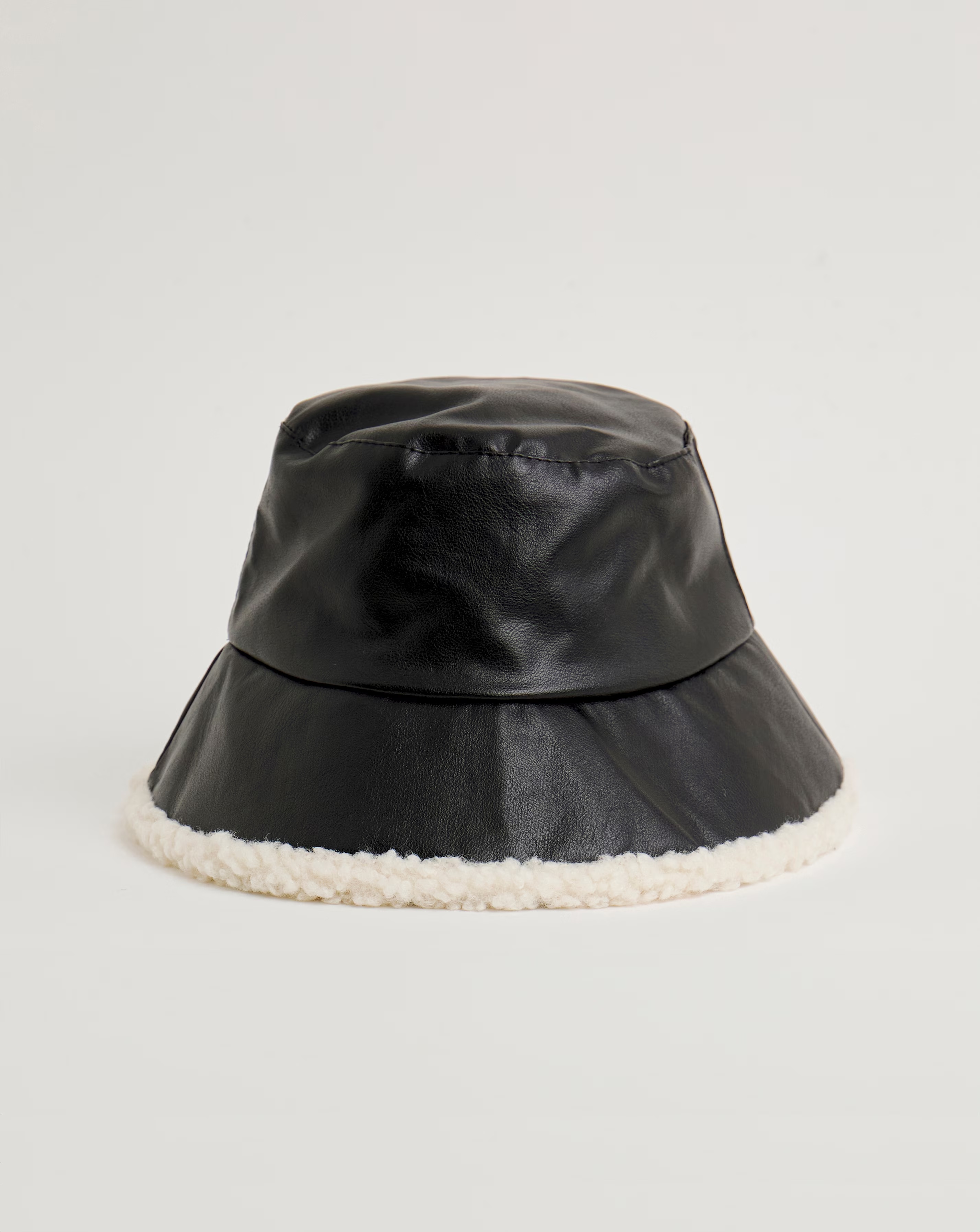 88741-black-pu-amp-borg-bucket-hat-1.jpg