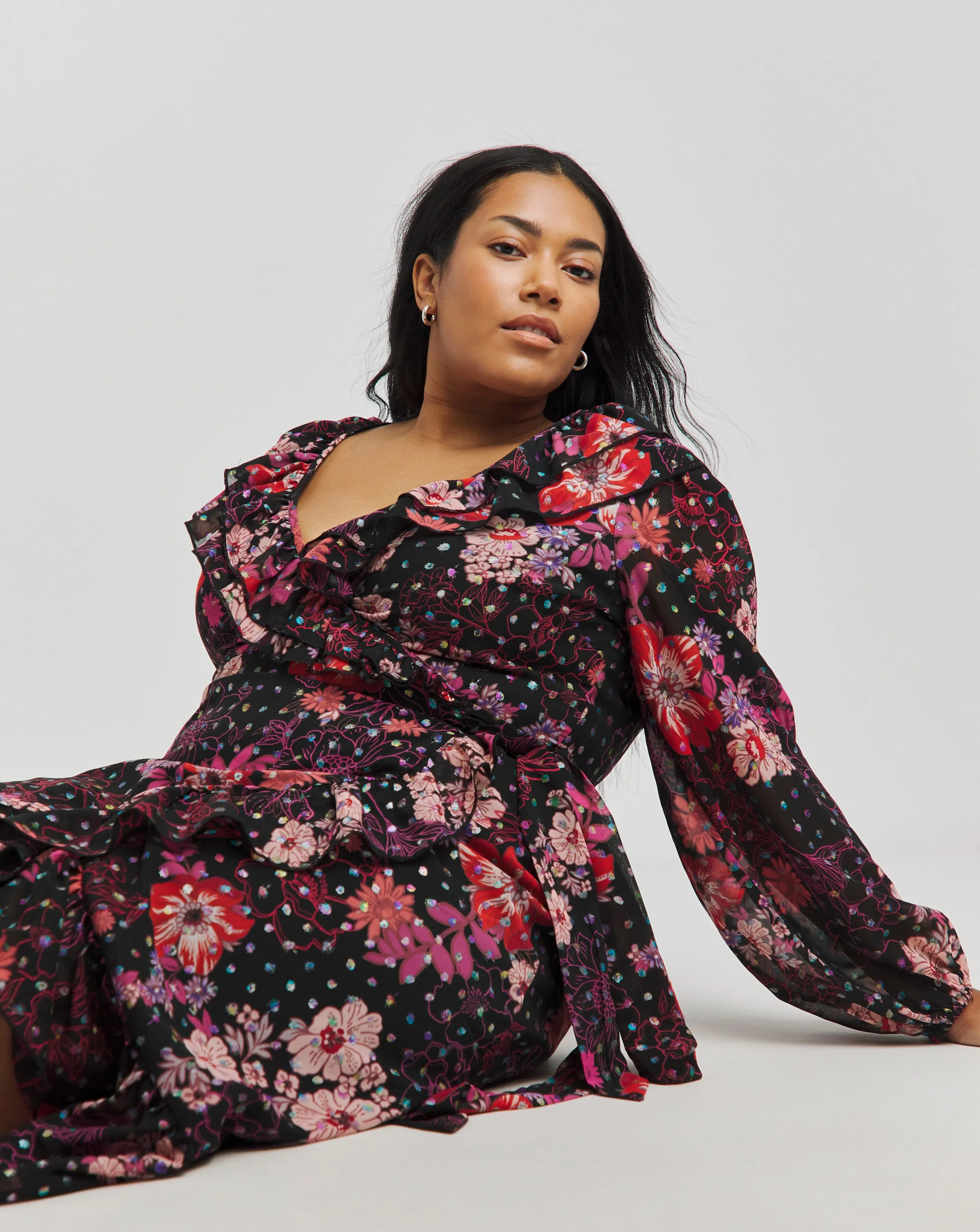 88963-floral-foil-printed-wrap-midi-dress-1.webp