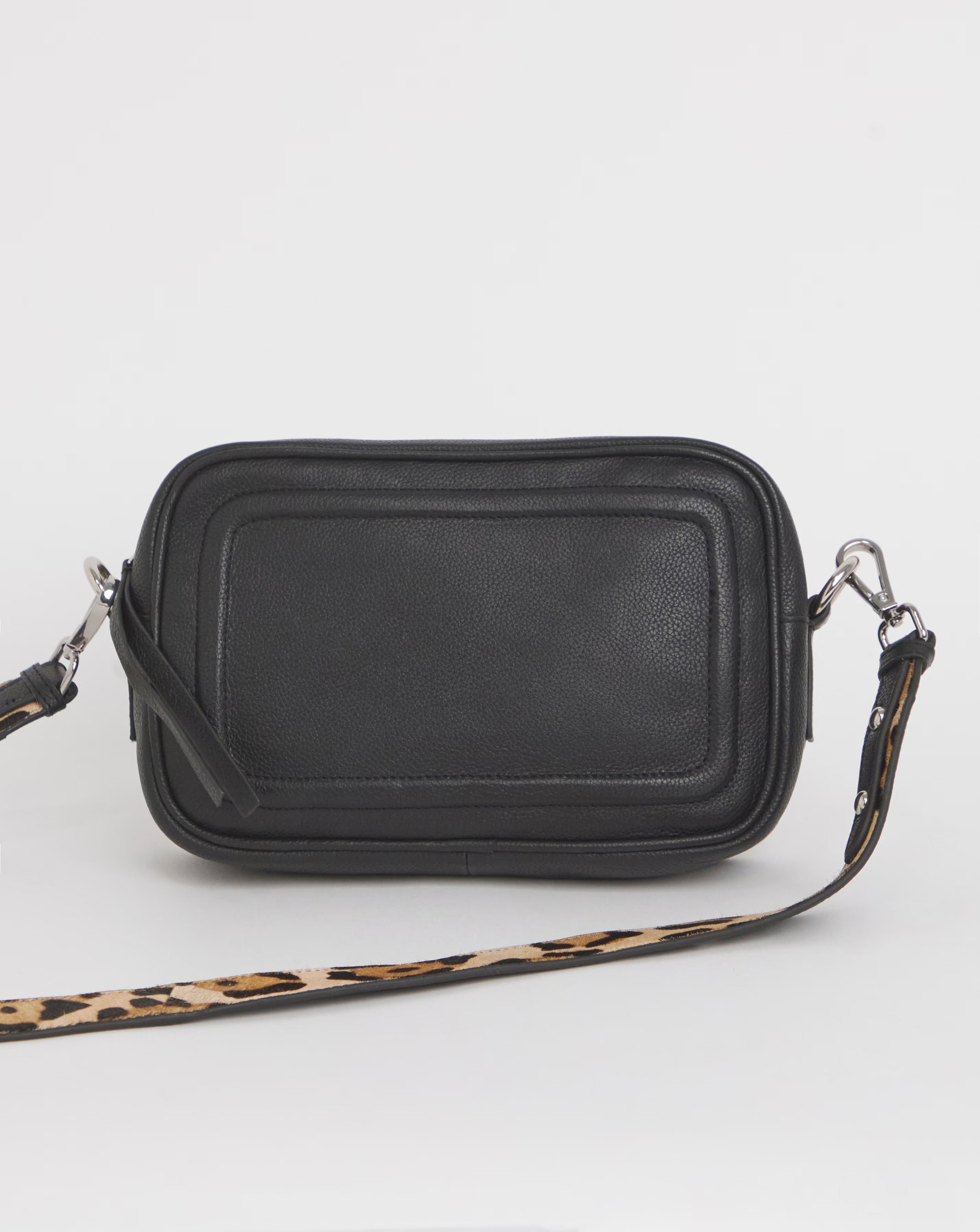 Black Modern Leather Camera Bag 1 89131-black-modern-leather-camera-bag-1.jpg