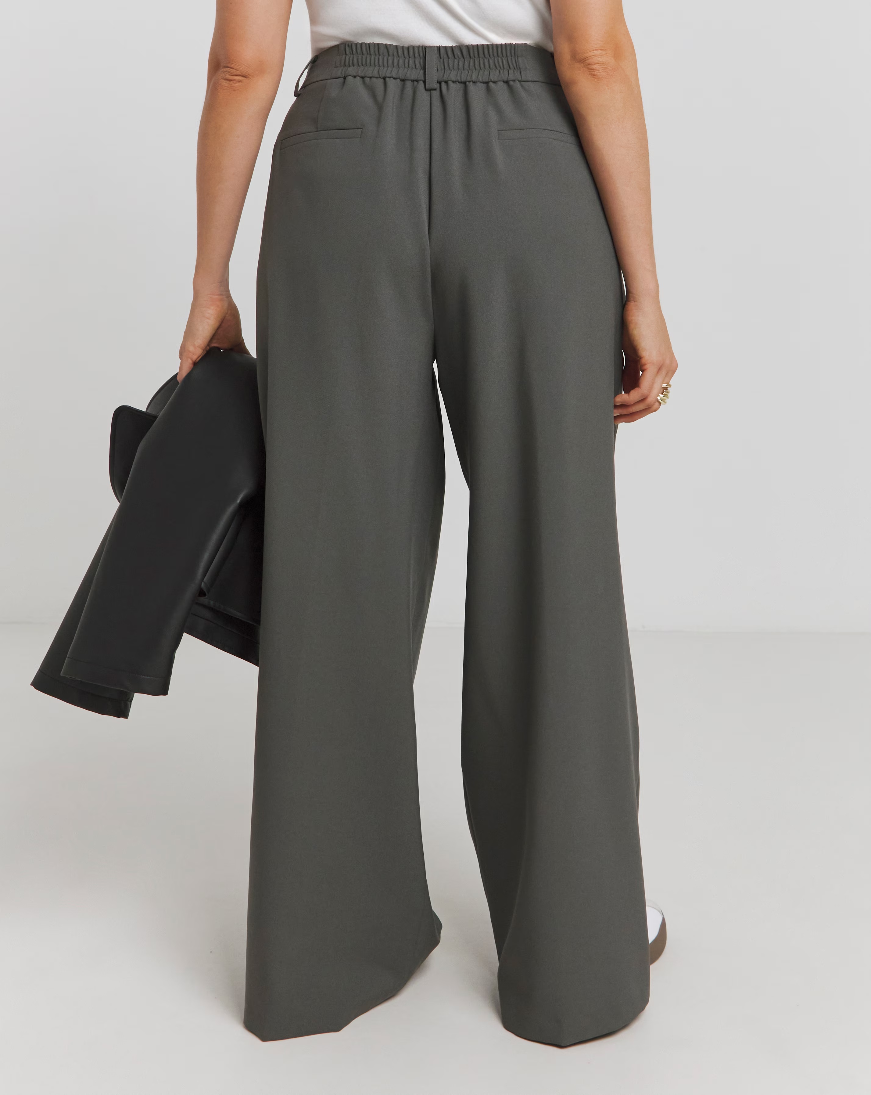 89398-charocal-elastic-back-pleated-wide-leg-trousers-1.jpg