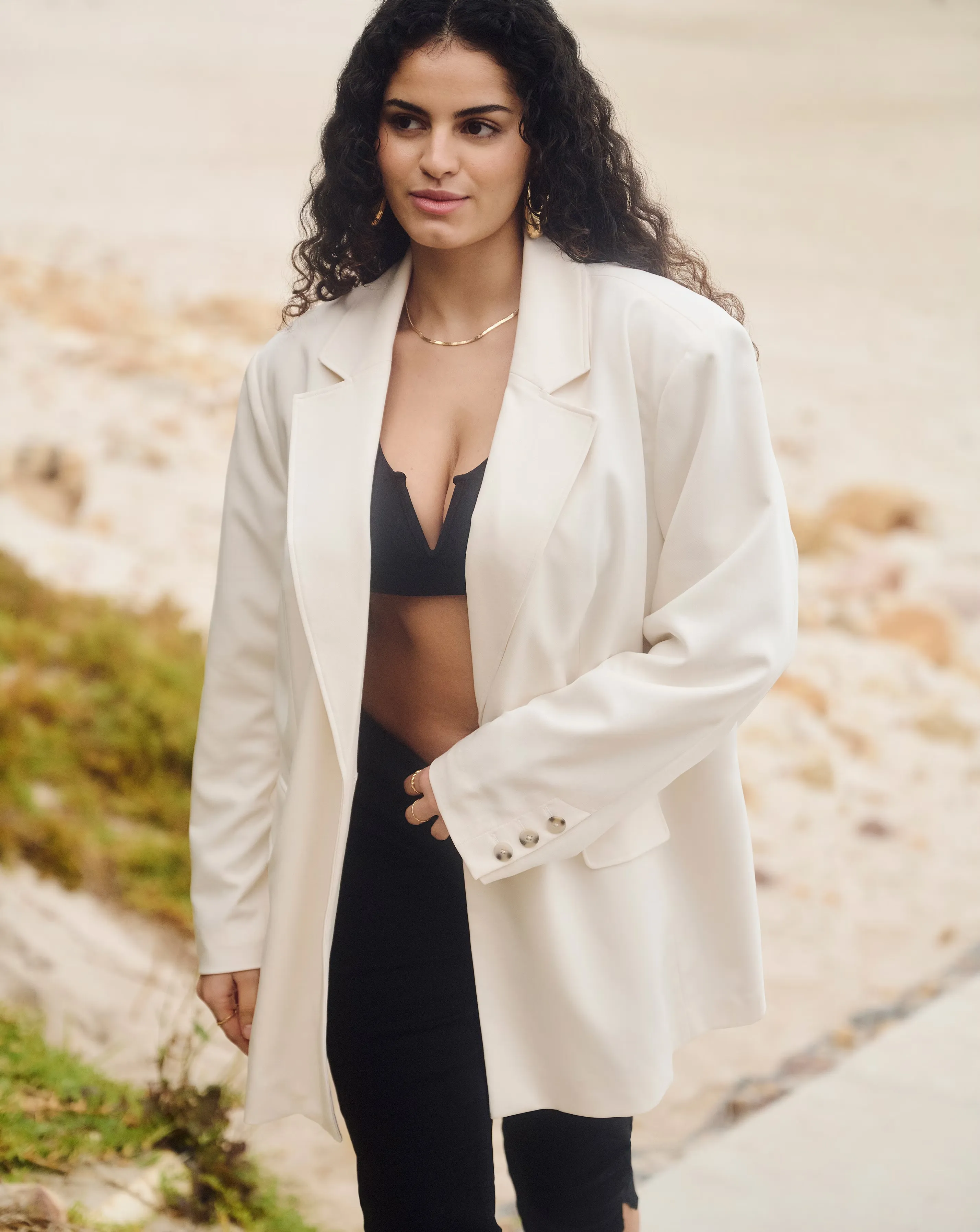 89644-simply-be-white-oversized-single-breasted-blazer-1.webp