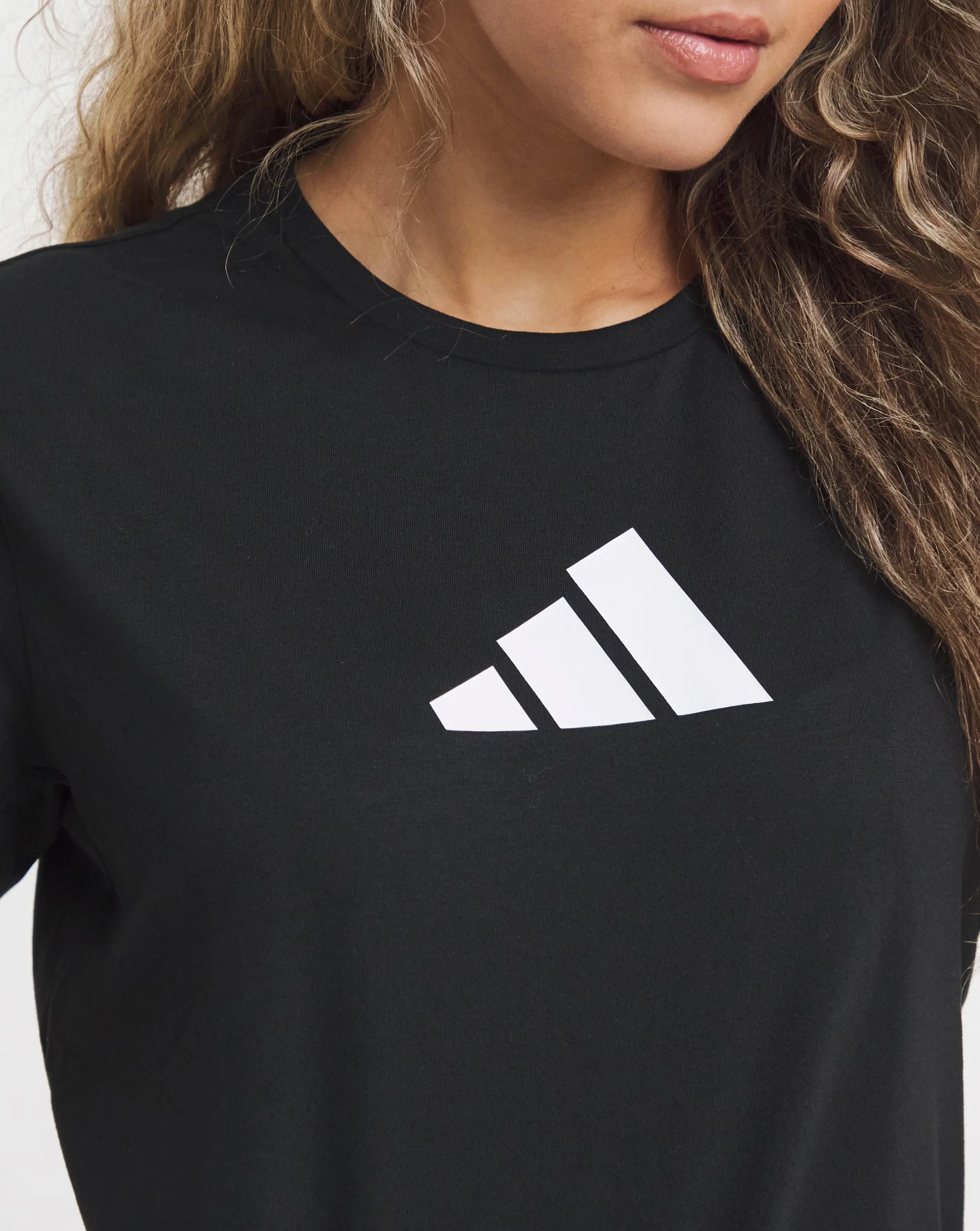 914-adidas-train-essentials-big-performance-logo-training-t-shirt-1.webp