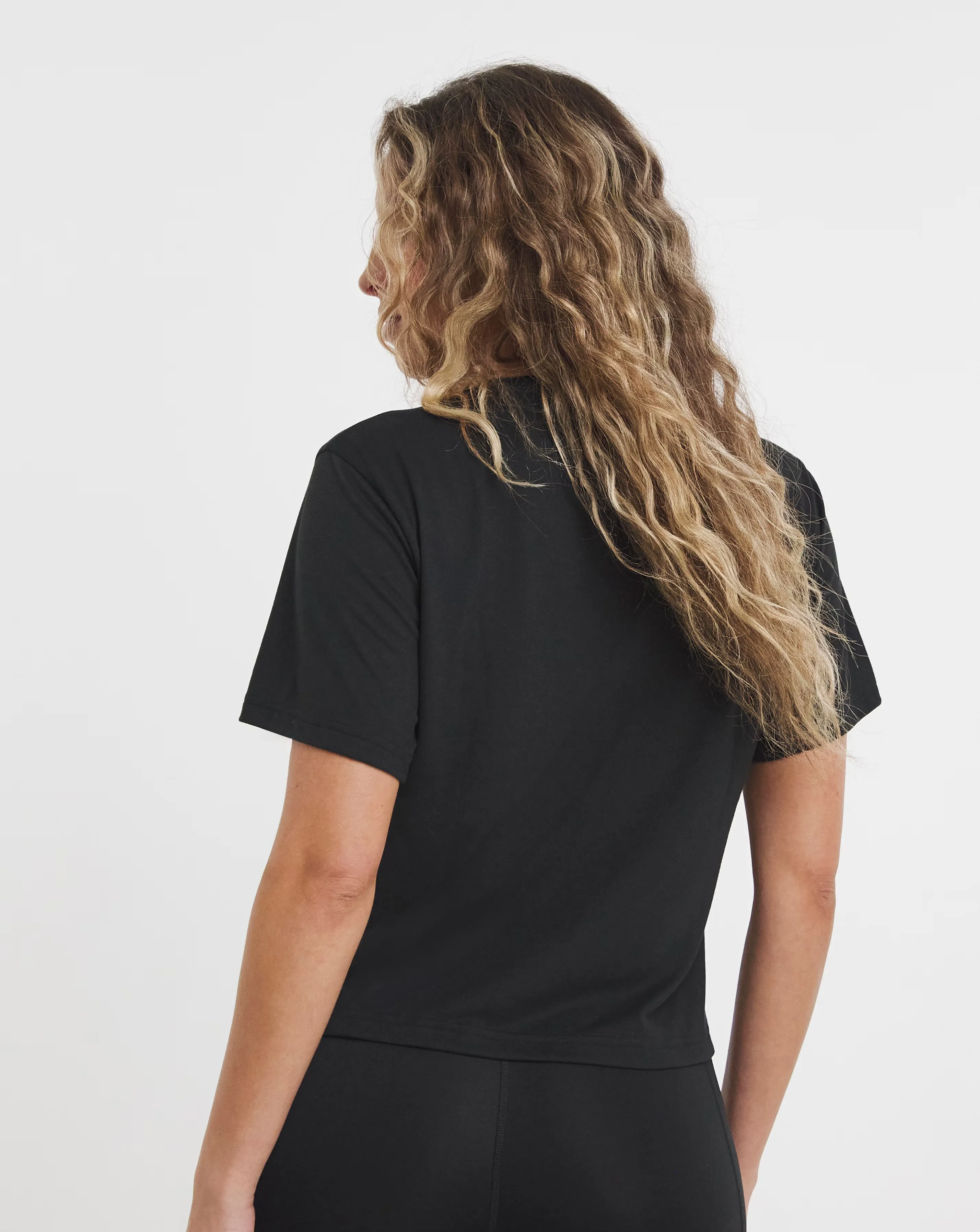 914-adidas-train-essentials-big-performance-logo-training-t-shirt-1.webp