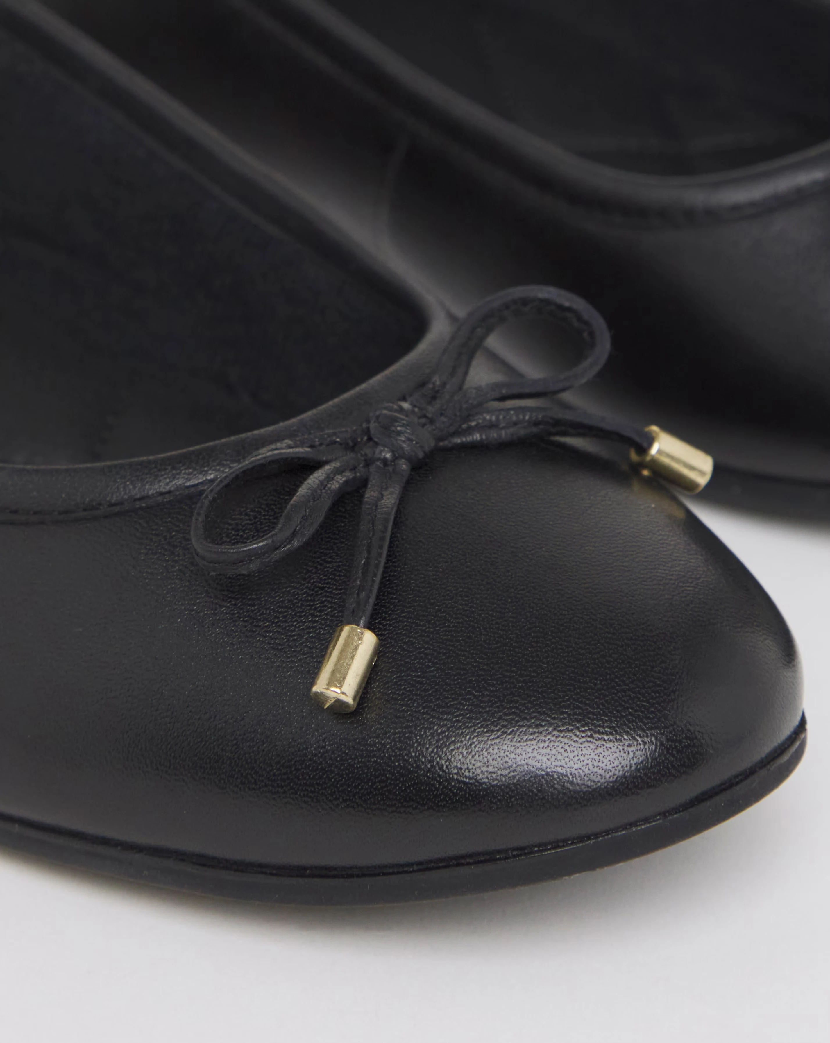 92569-pine-classic-leather-ballerinas-extra-wide-fit-eee–1.webp