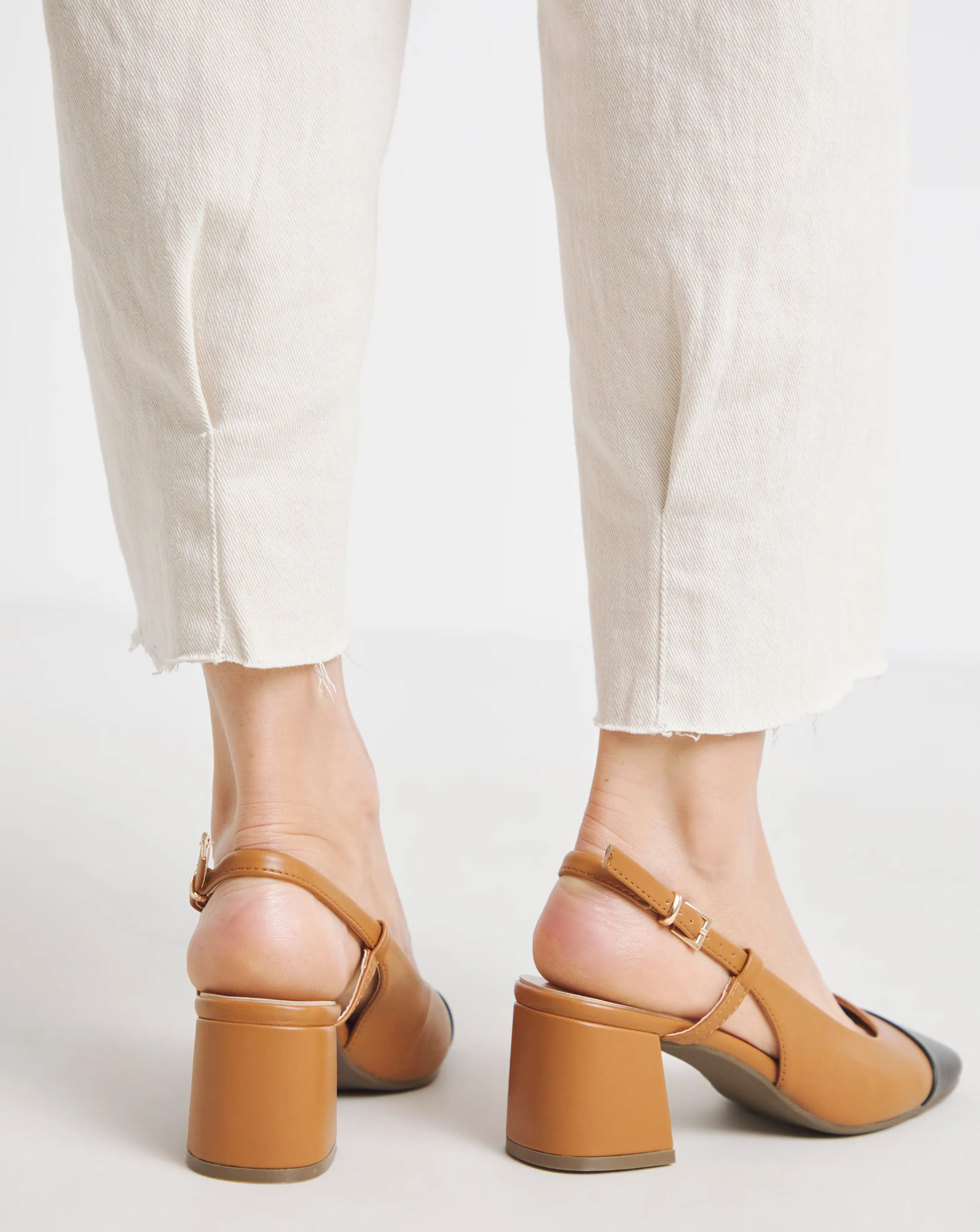 92615-heavenly-soles-tegan-low-block-heel-slingback-shoes-wide-fit-e–1.webp