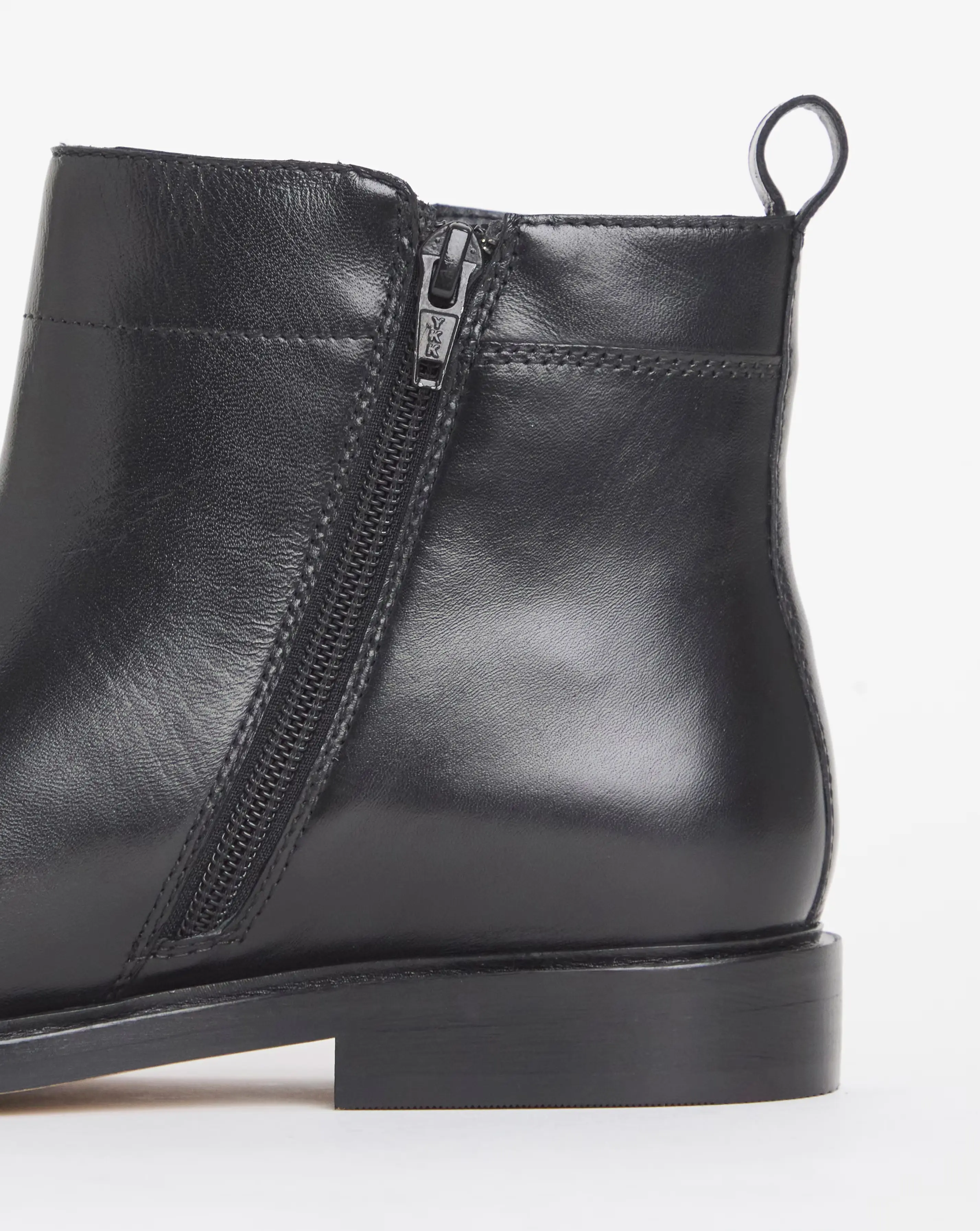 93123-camden-leather-side-zip-ankle-boot-extra-wide-fit-eee–1.webp