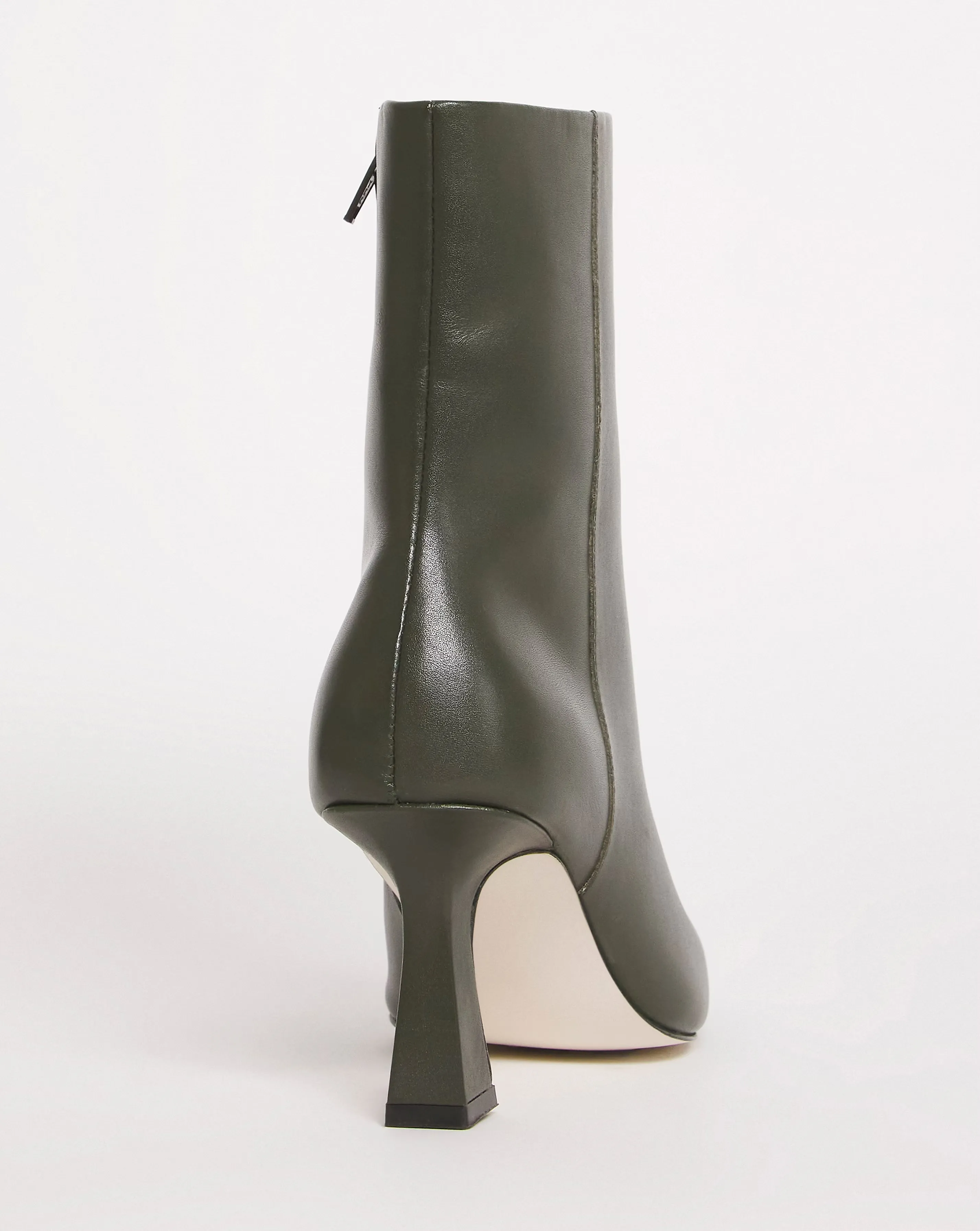 93215-leather-square-toe-boot-e-fit-1.webp
