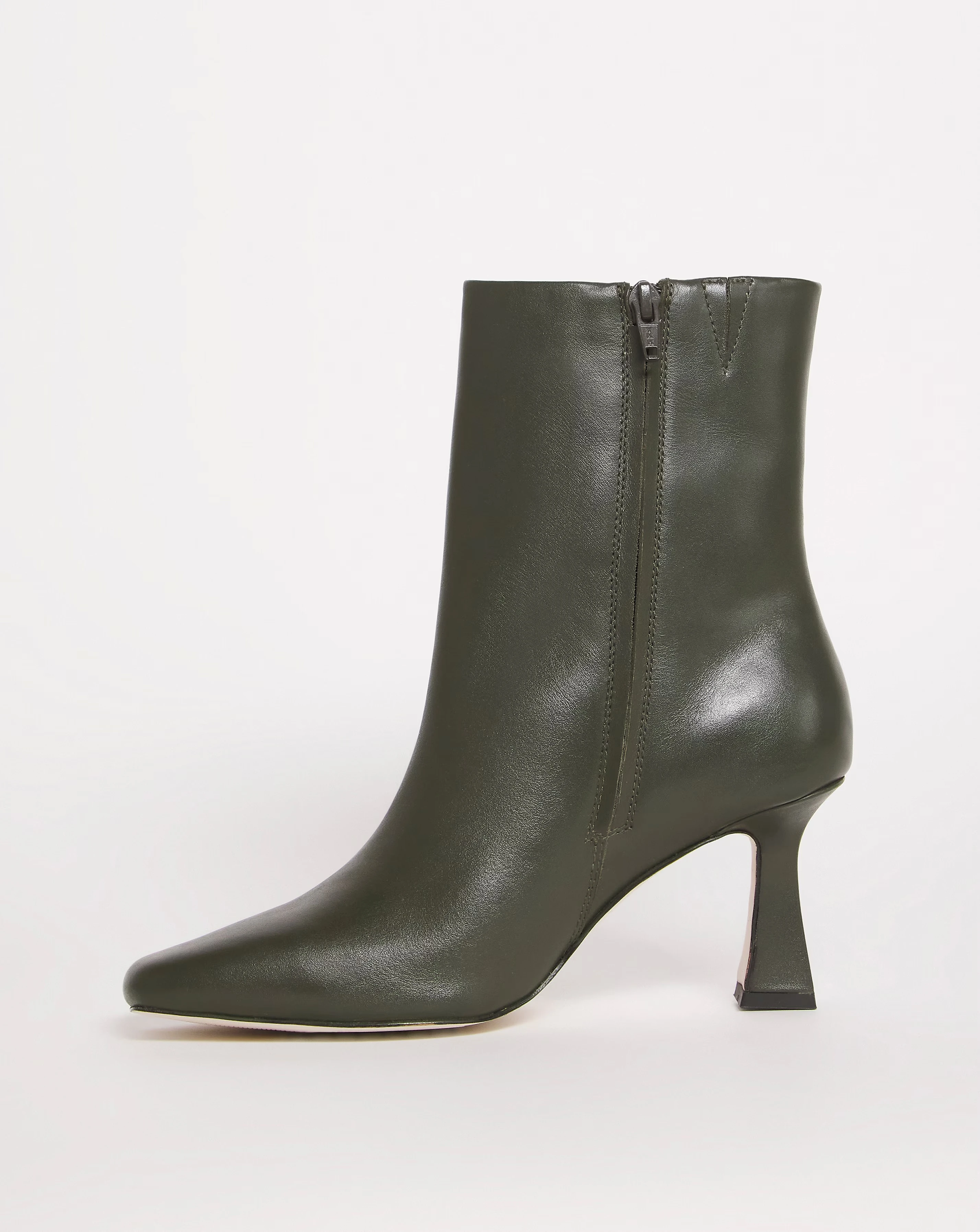 93222-leather-square-toe-boot-eee-fit-1.webp