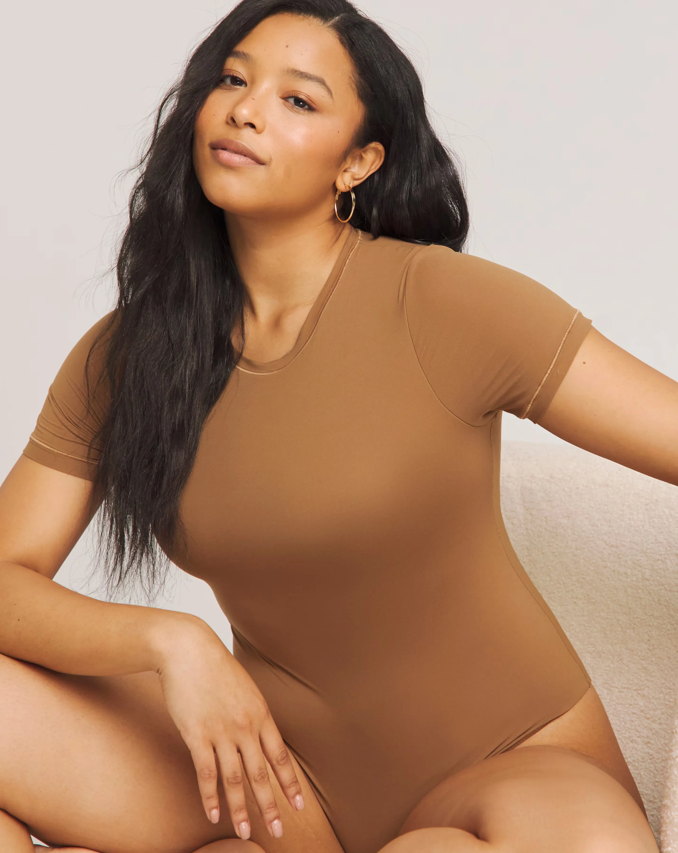 9337-magisculpt-light-control-smoothing-t-shirt-bodysuit-1.jpg
