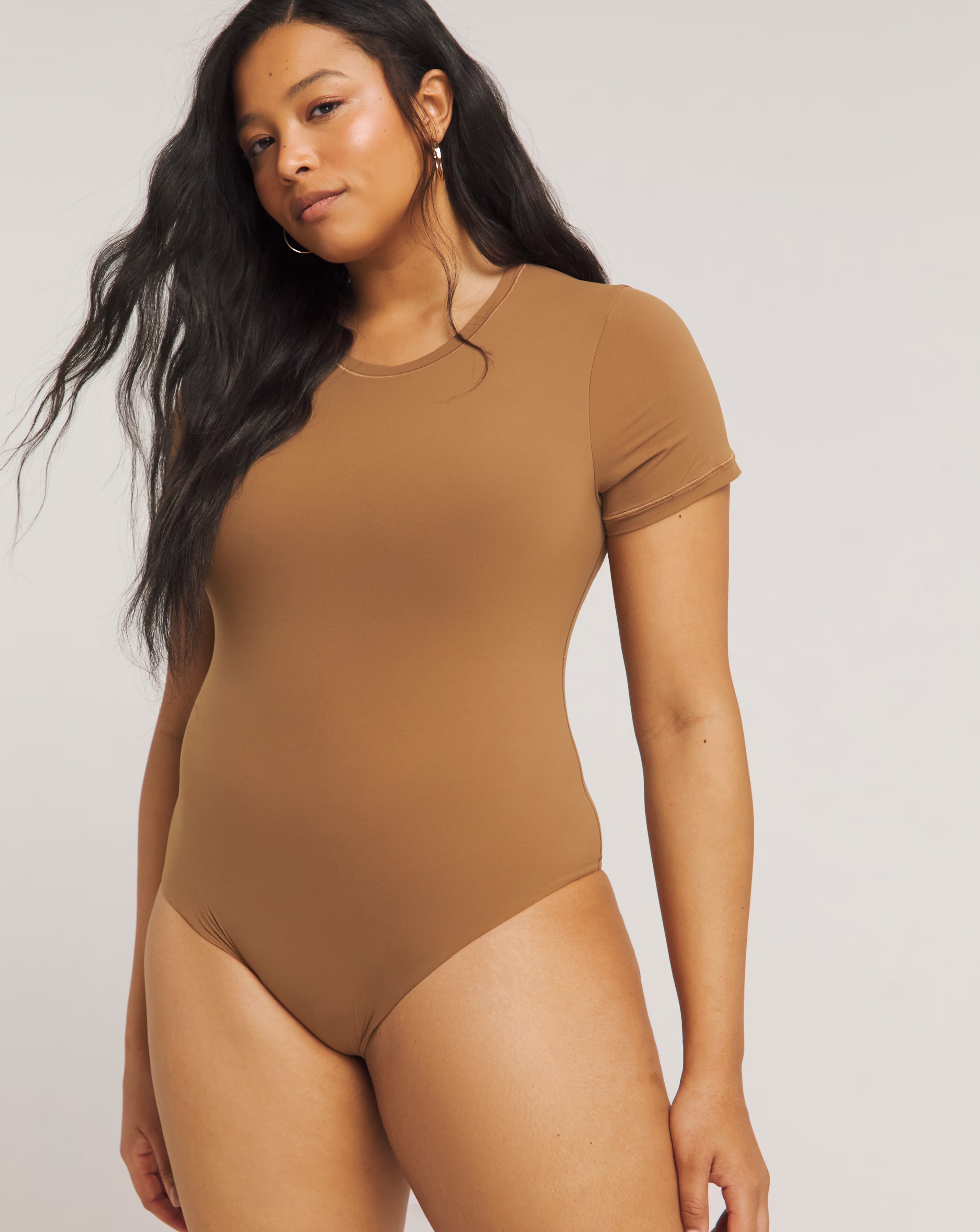 9337-magisculpt-light-control-smoothing-t-shirt-bodysuit-1.jpg