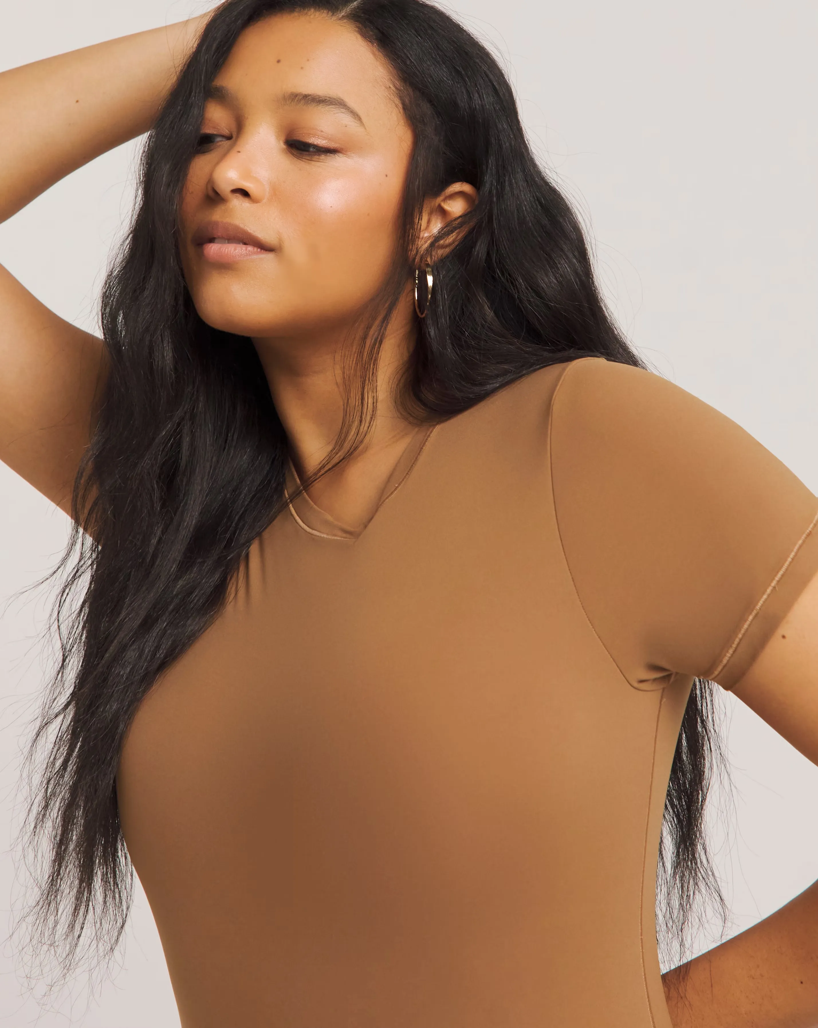 9337-magisculpt-light-control-smoothing-t-shirt-bodysuit-1.jpg