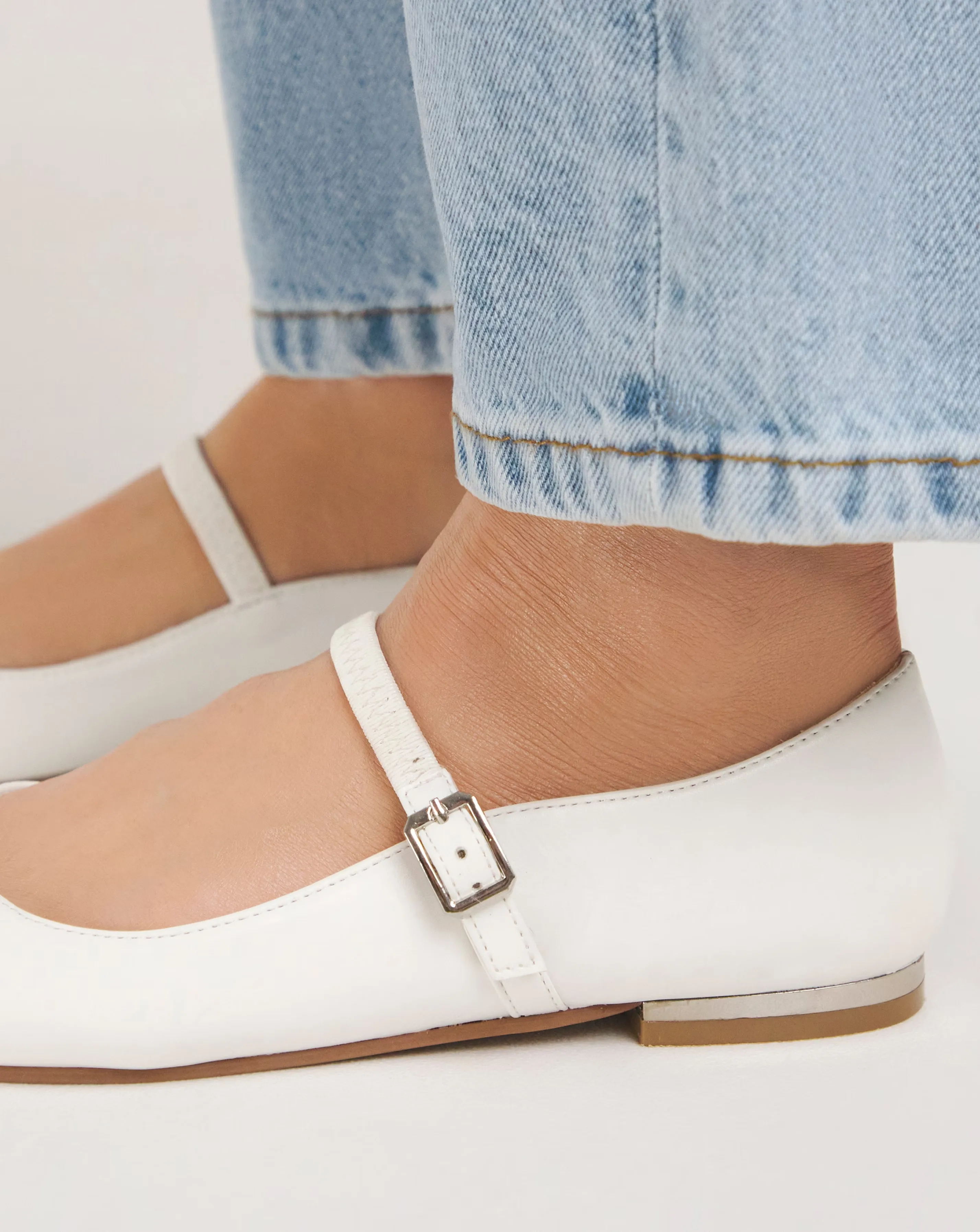 93811-simply-be-emilie-mary-jane-stretch-ballerina-shoes-wide-fit-e–1.webp