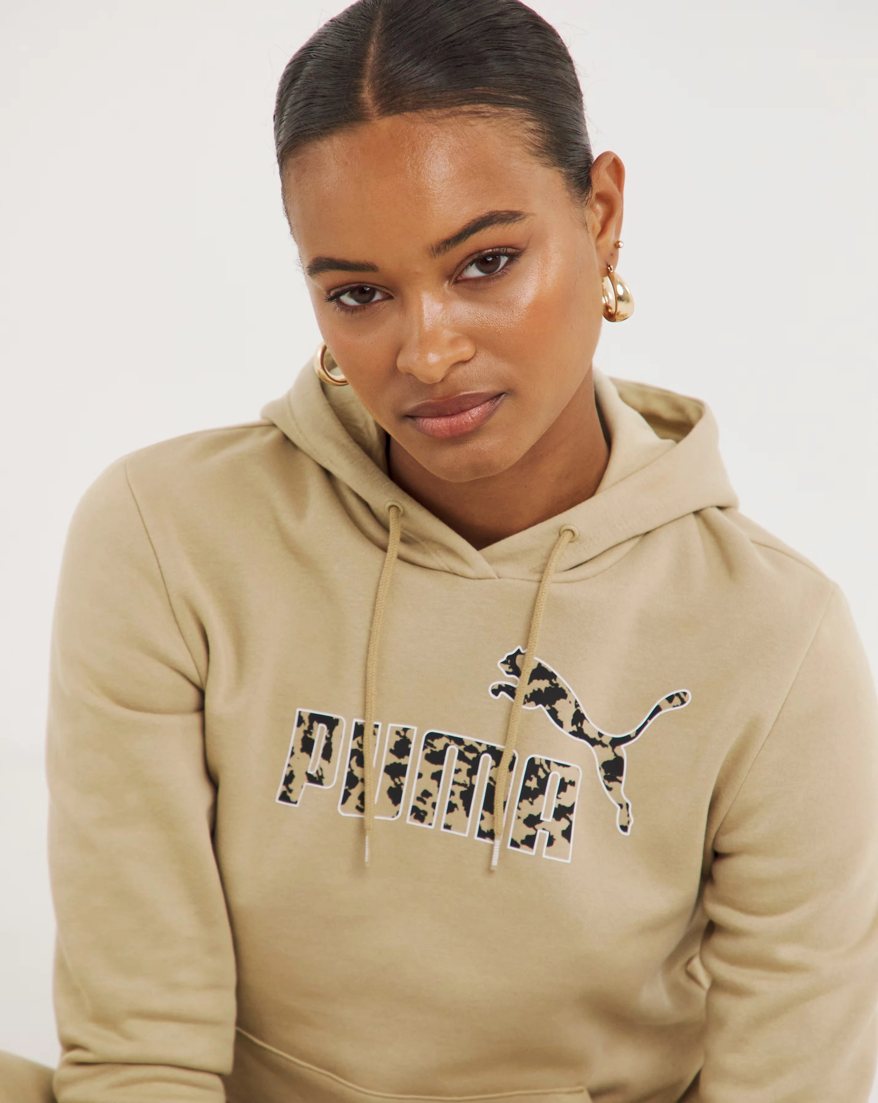 93906-puma-essentials-animal-hoodie-1.jpg