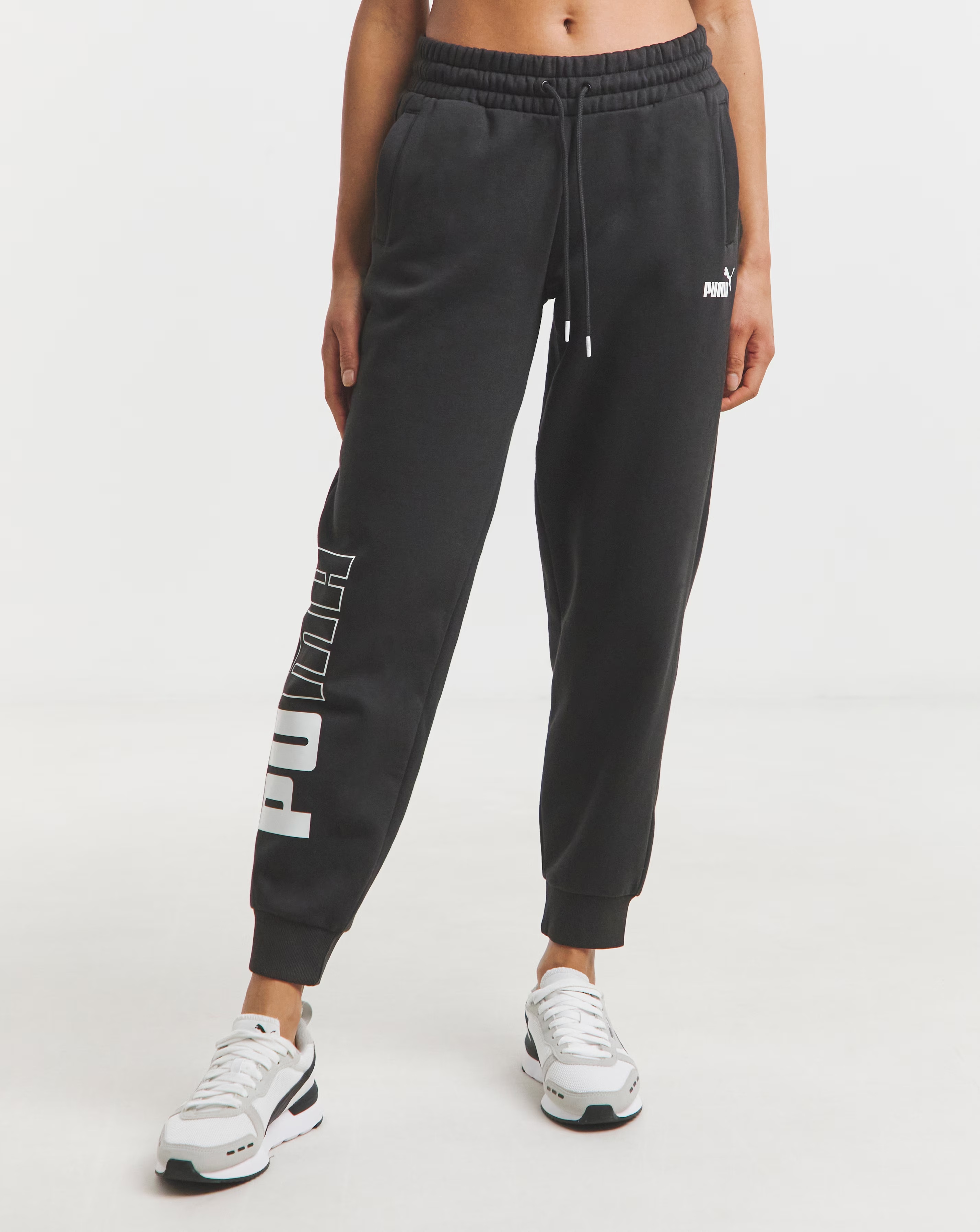 93968-puma-colourblock-sweatpants-1.jpg