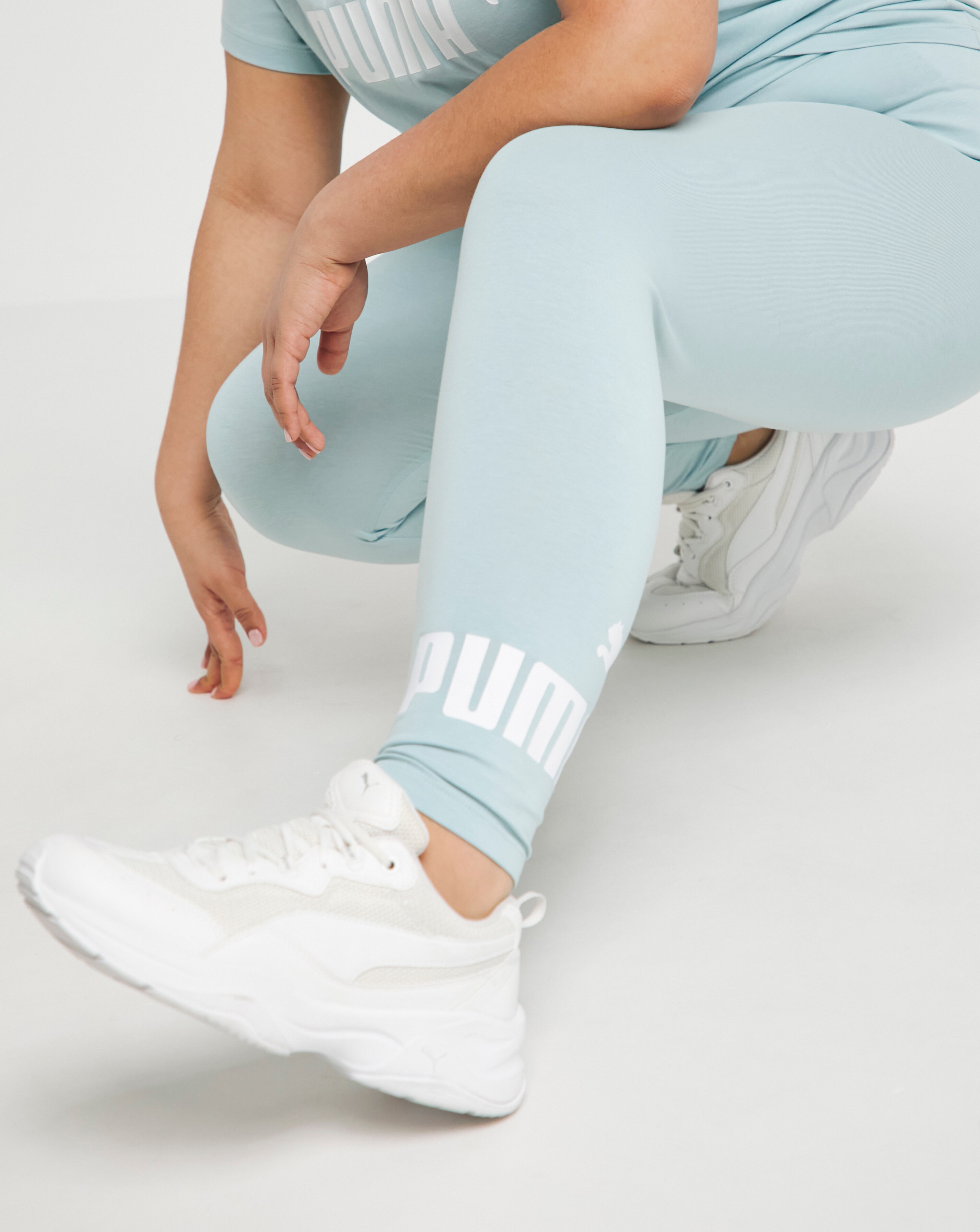 94037-puma-essential-logo-leggings-1.jpg