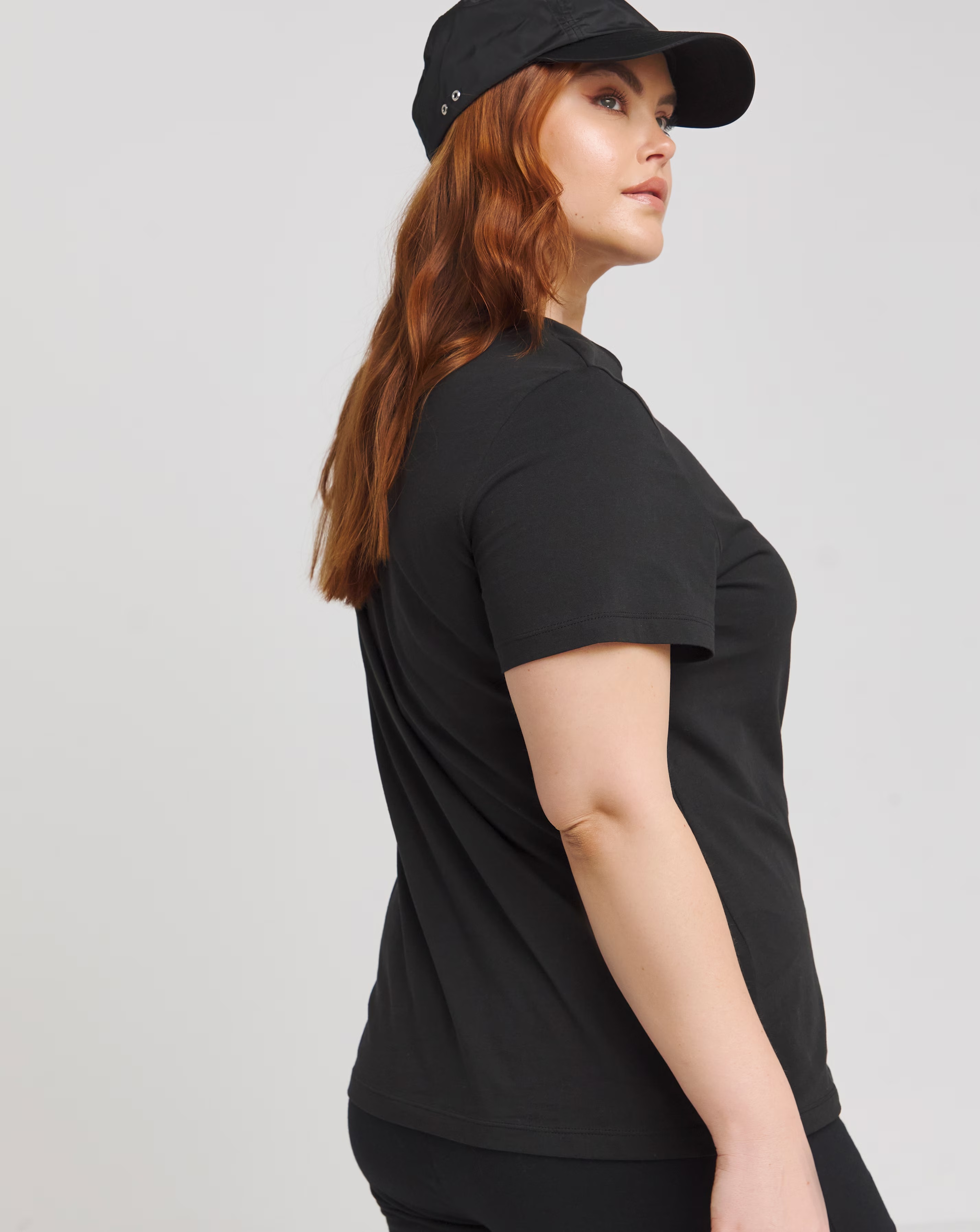 94089-puma-essential-animal-graphic-t-shirt-1.webp