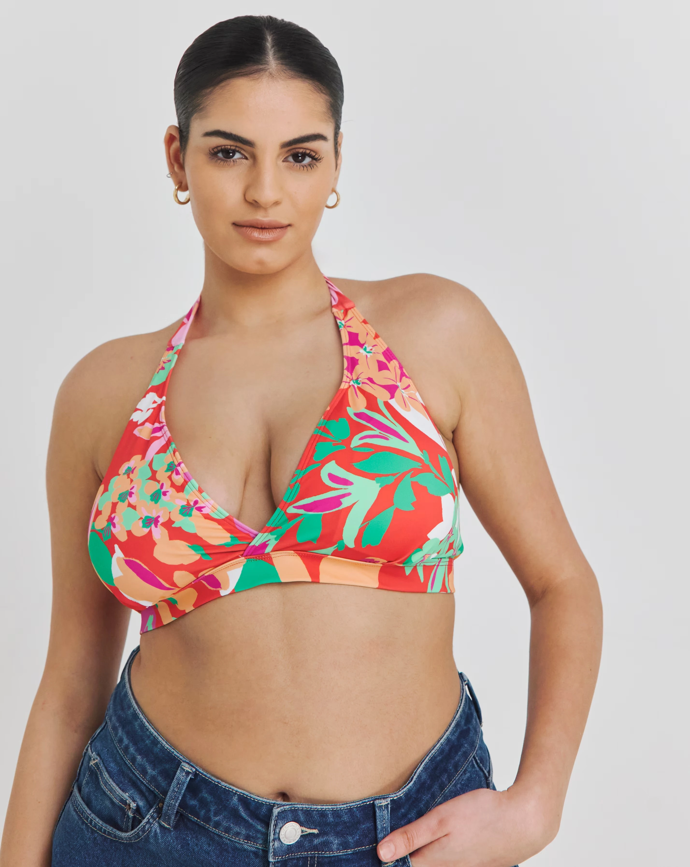 94575-value-halterneck-bikini-top-1.webp