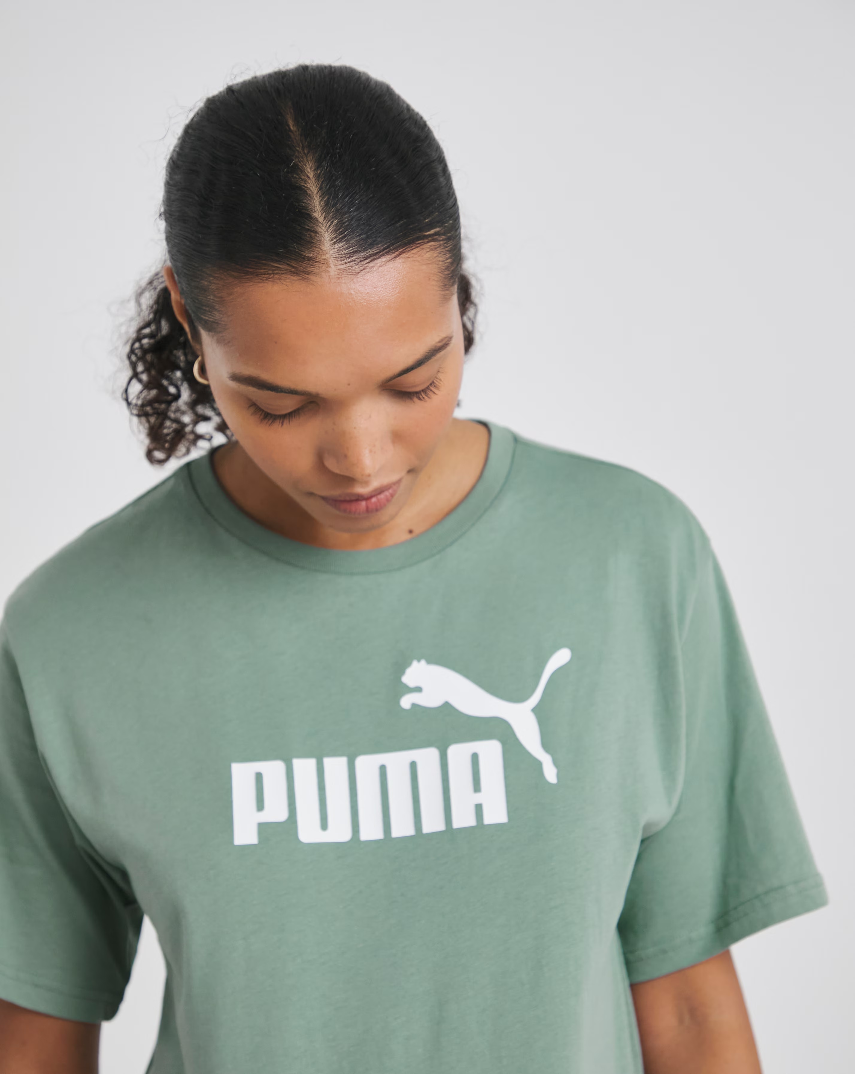 95465-puma-essentials-no-1-logo-relaxed-t-shirt-1.webp