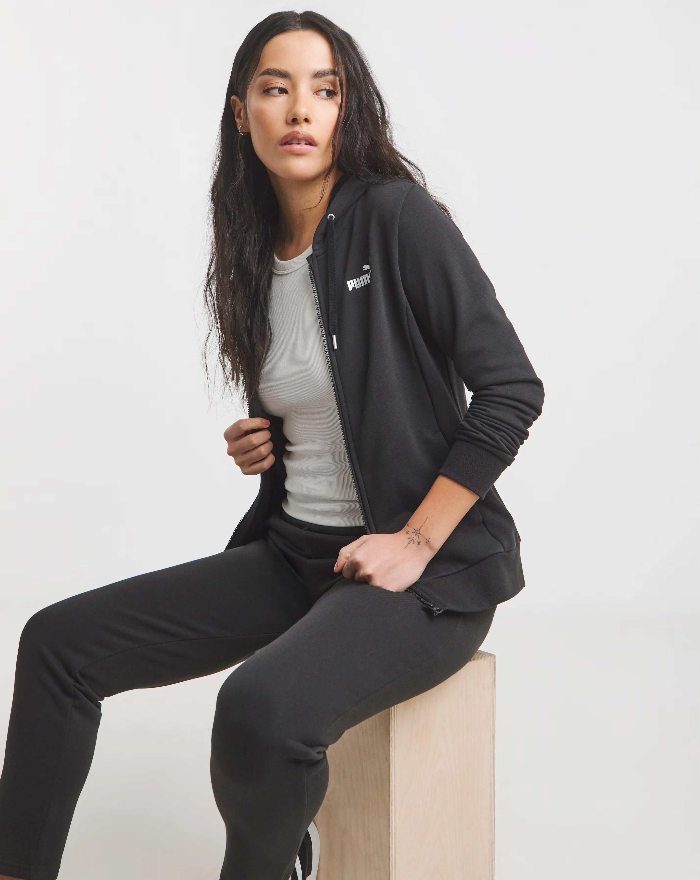 95498-puma-metallic-hooded-sweat-suit-1.jpg