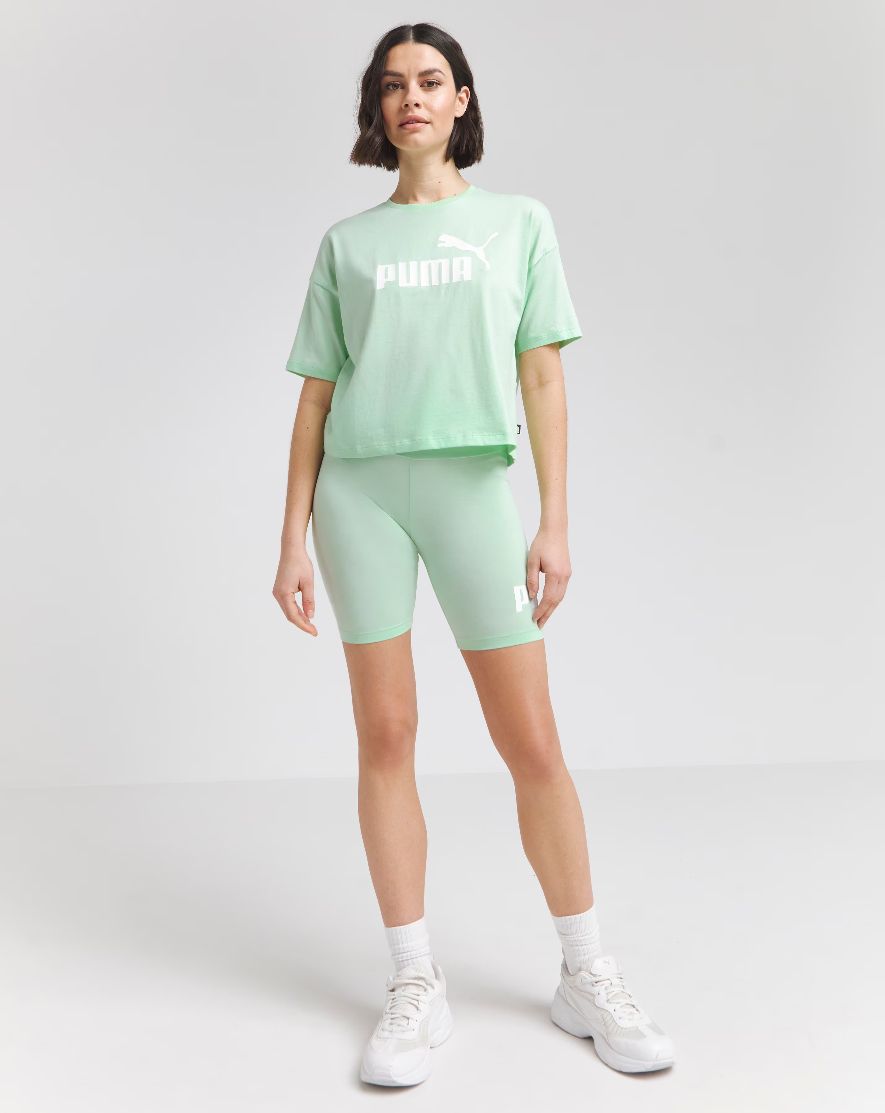 95868-puma-essentials-cropped-logo-t-shirt-1.jpg