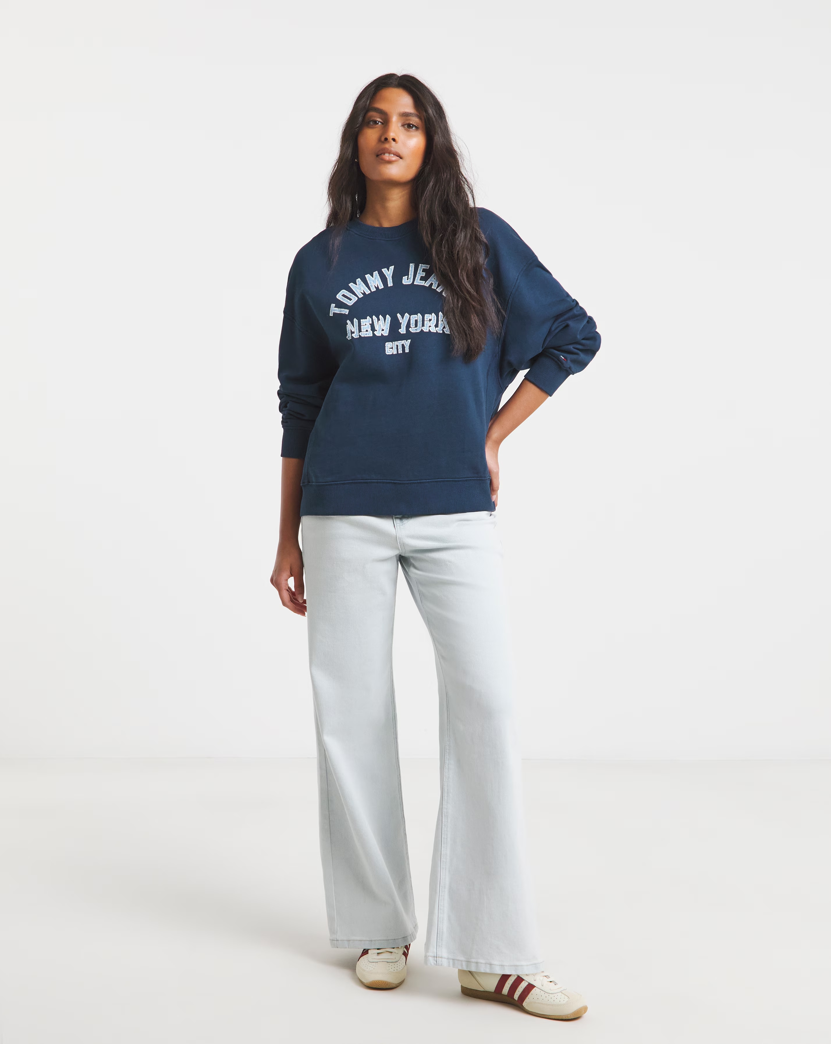 95982-tommy-jeans-boxy-varsity-sweatshirt-1.webp
