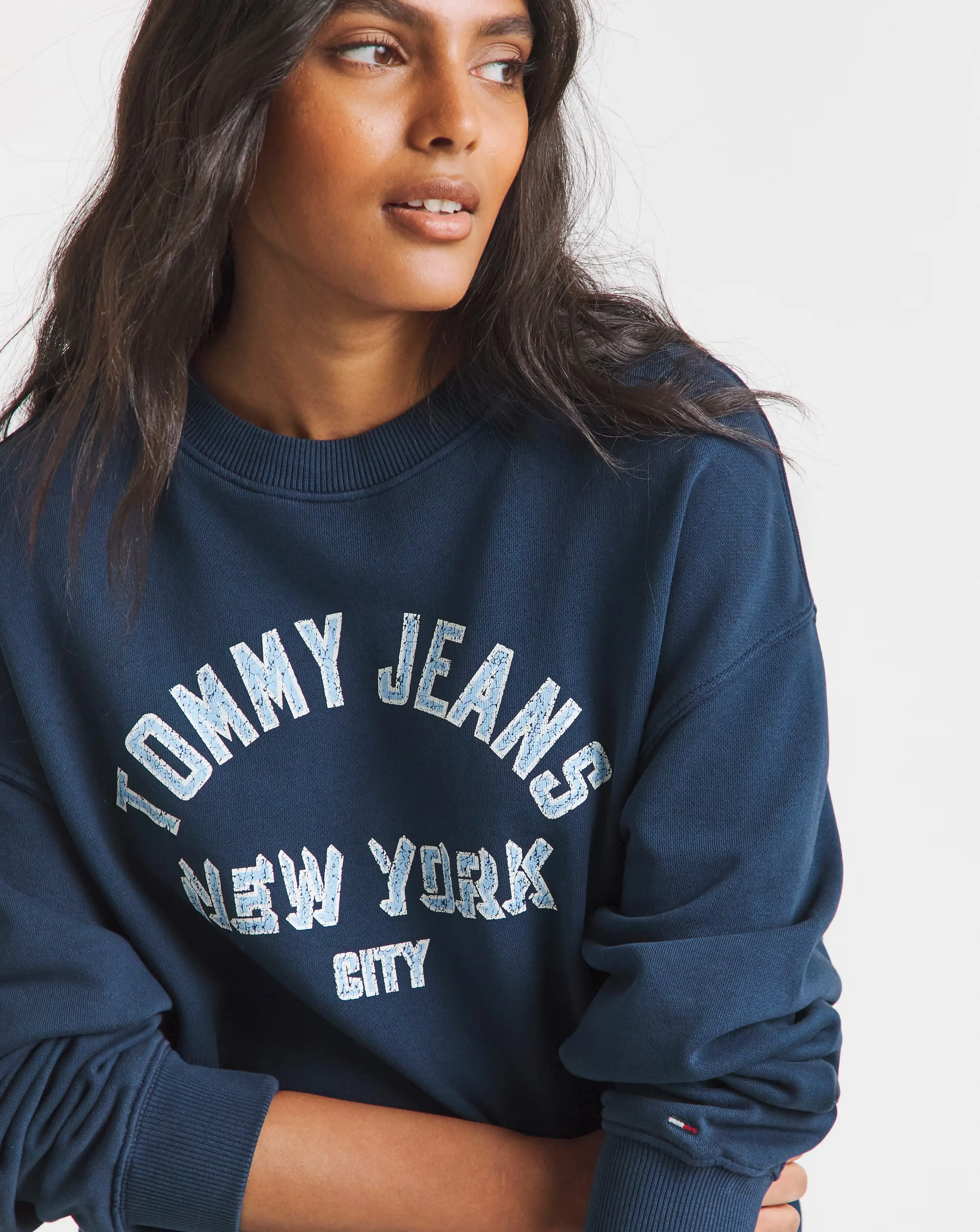 95982-tommy-jeans-boxy-varsity-sweatshirt-1.webp