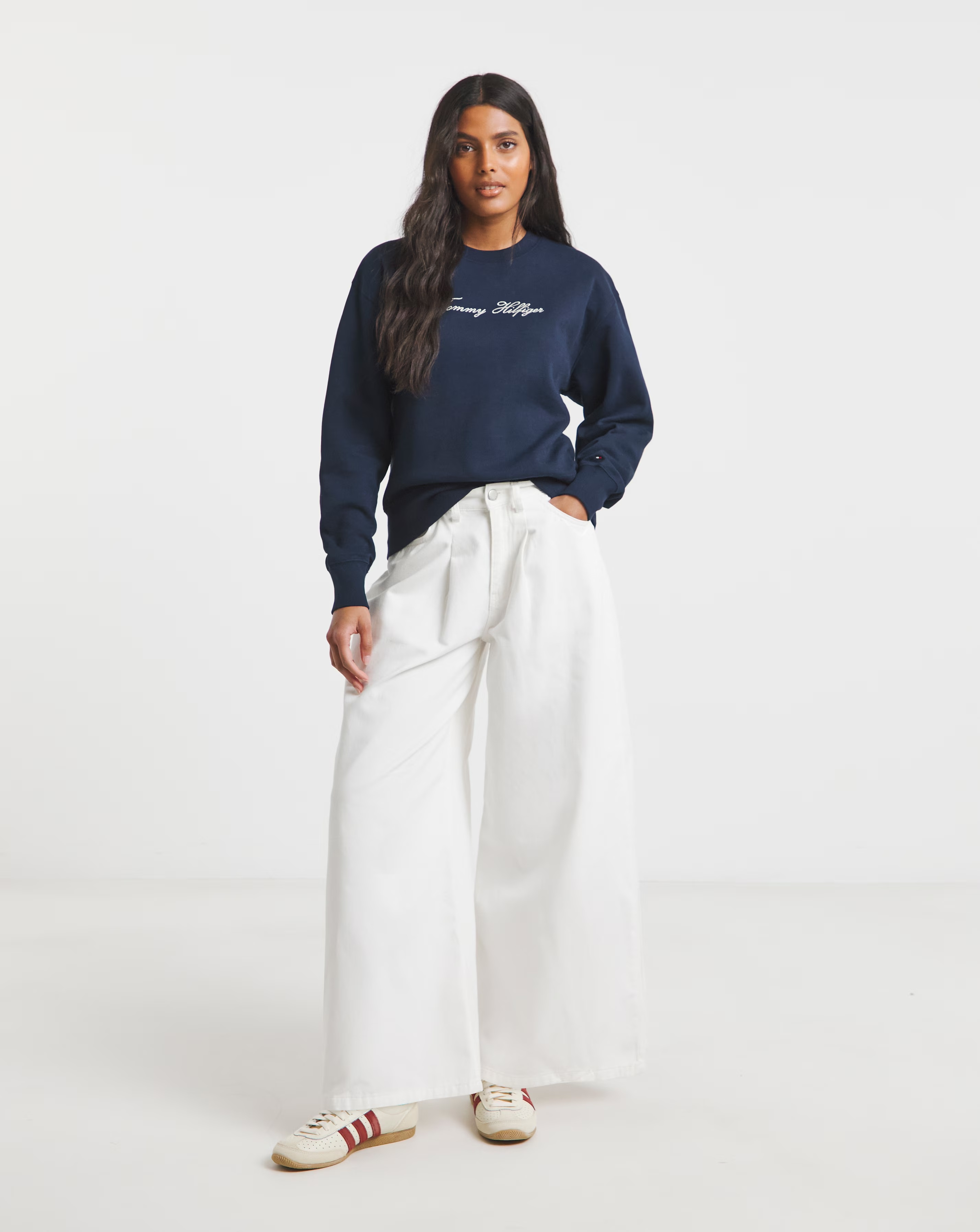 96078-tommy-hilfiger-lurex-script-sweatshirt-1.webp