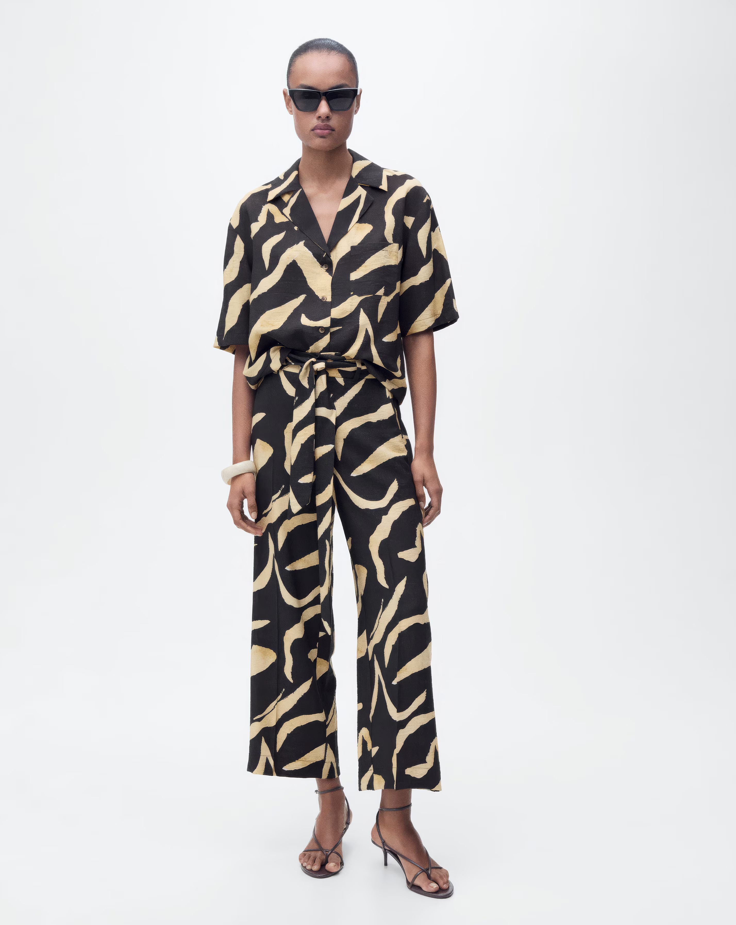 96890-mango-printed-straight-fit-trousers-1.jpg