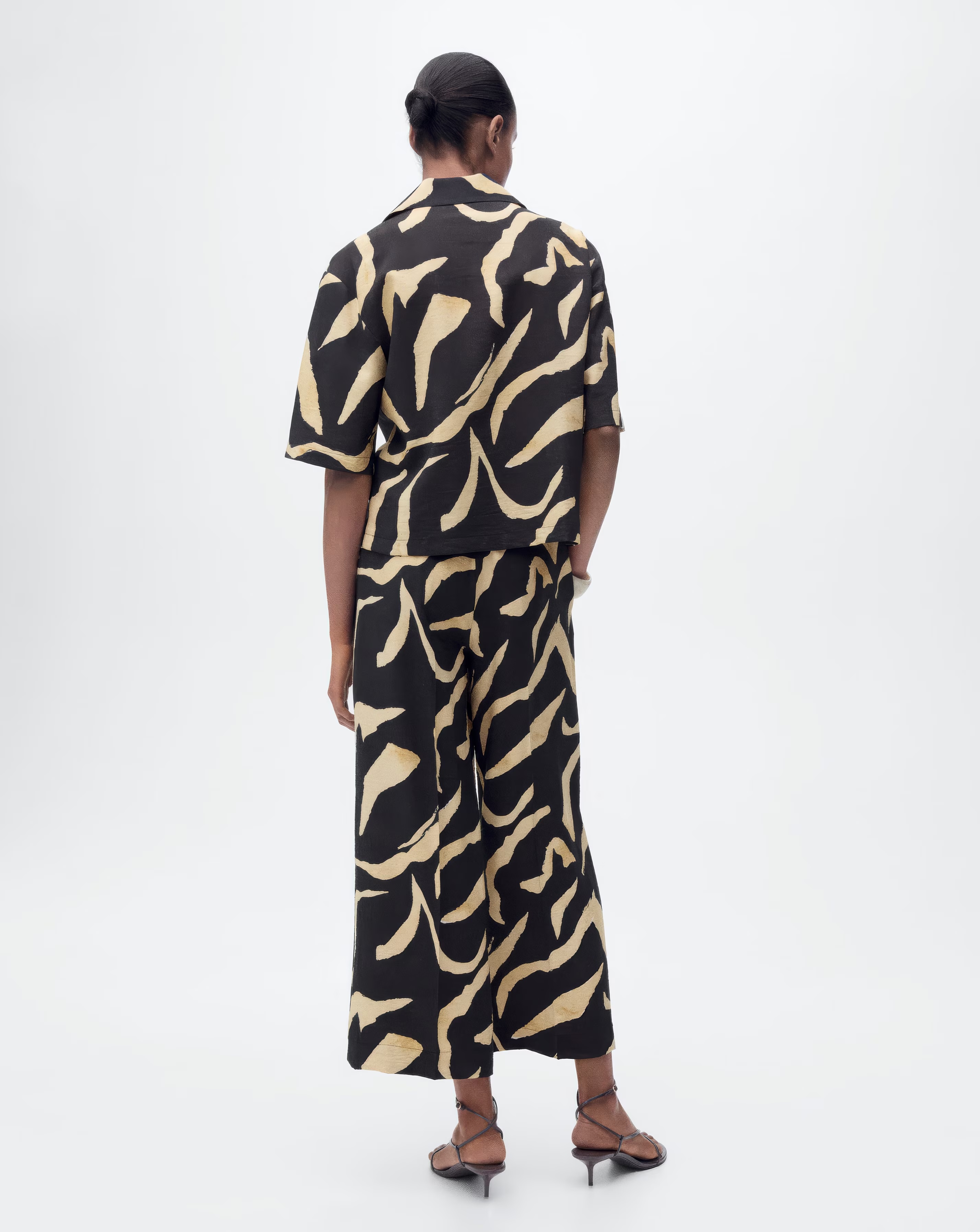 96890-mango-printed-straight-fit-trousers-1.jpg