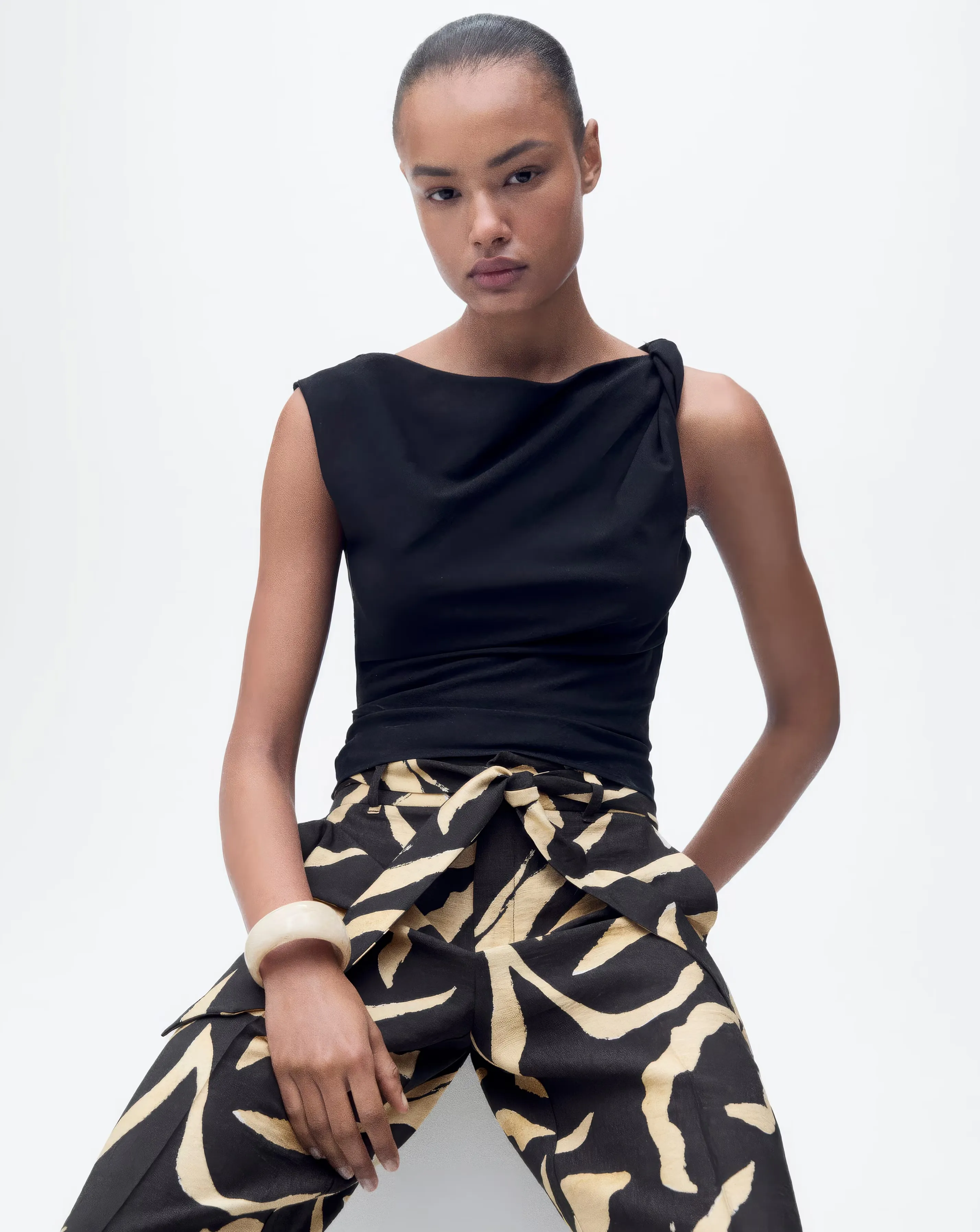 96890-mango-printed-straight-fit-trousers-1.jpg
