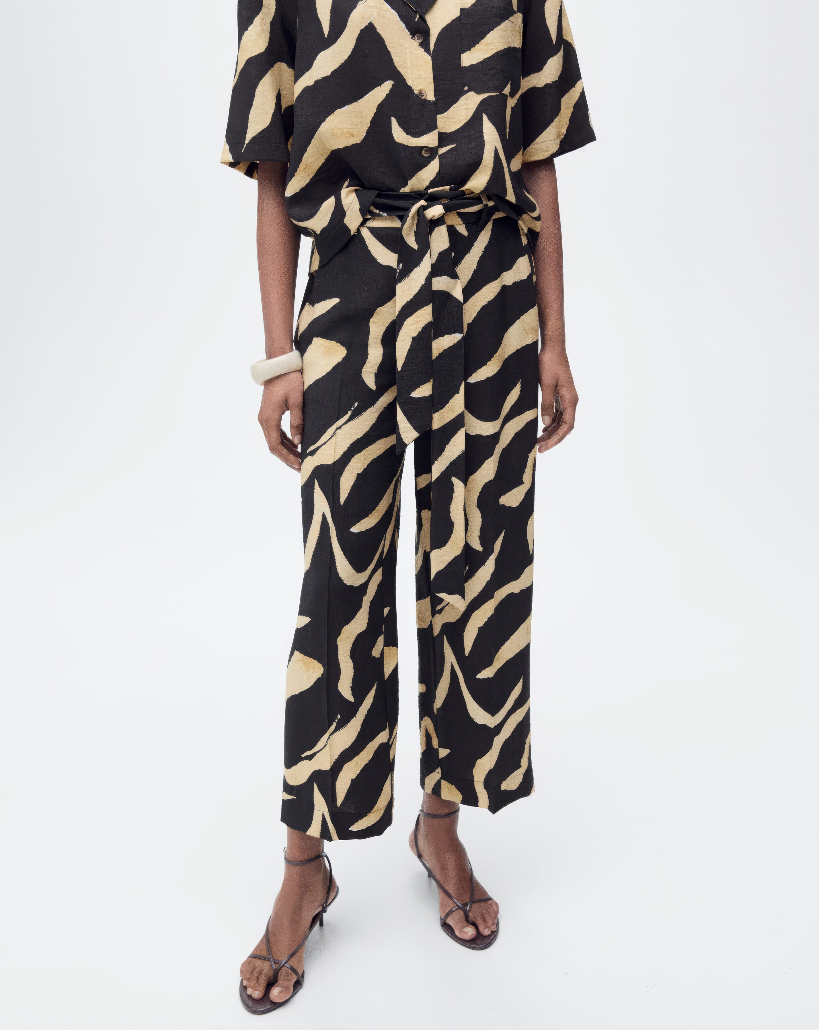 96890-mango-printed-straight-fit-trousers-1.jpg