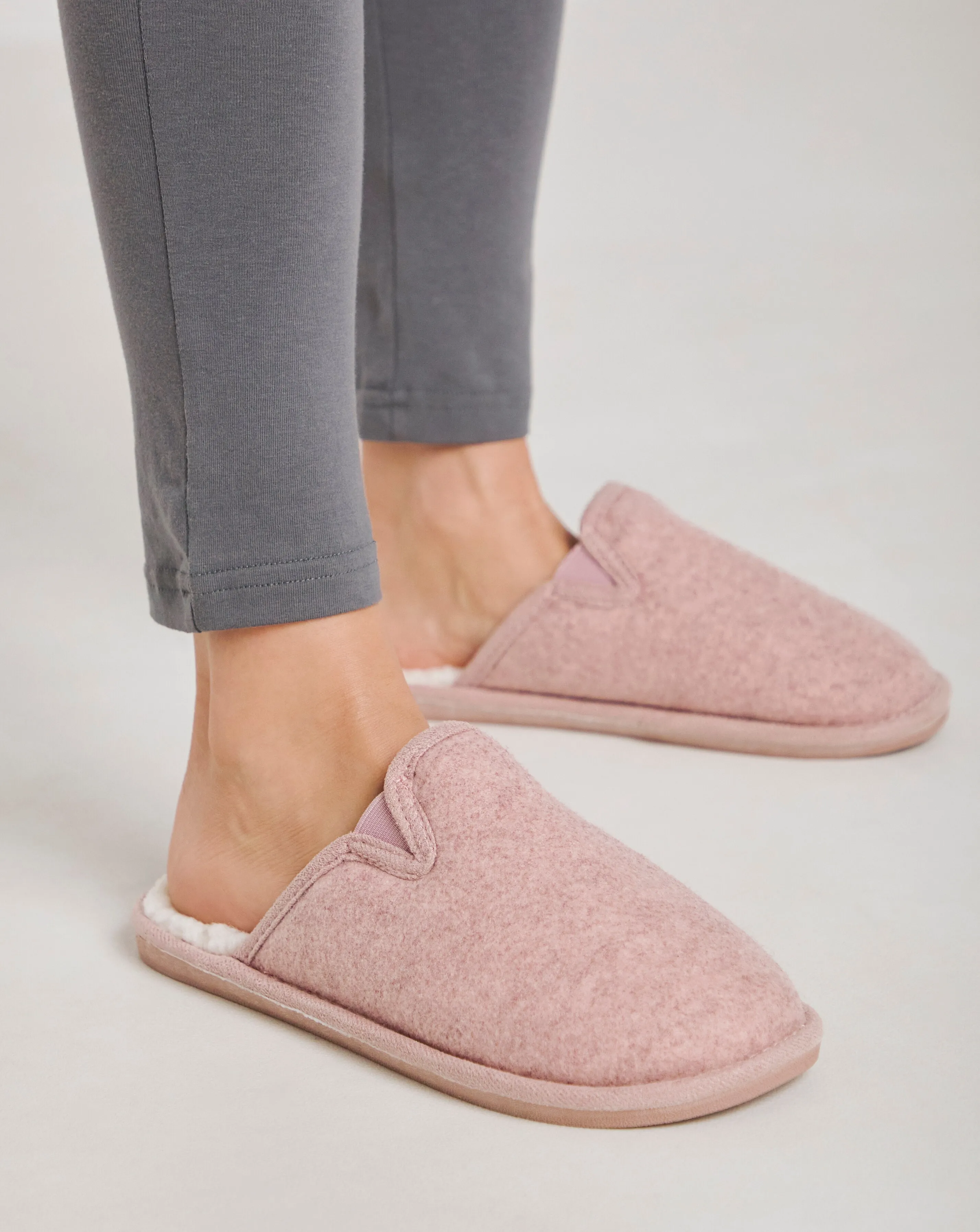 96948-caitlyn-open-toe-mule-wide-e-fit-1.webp