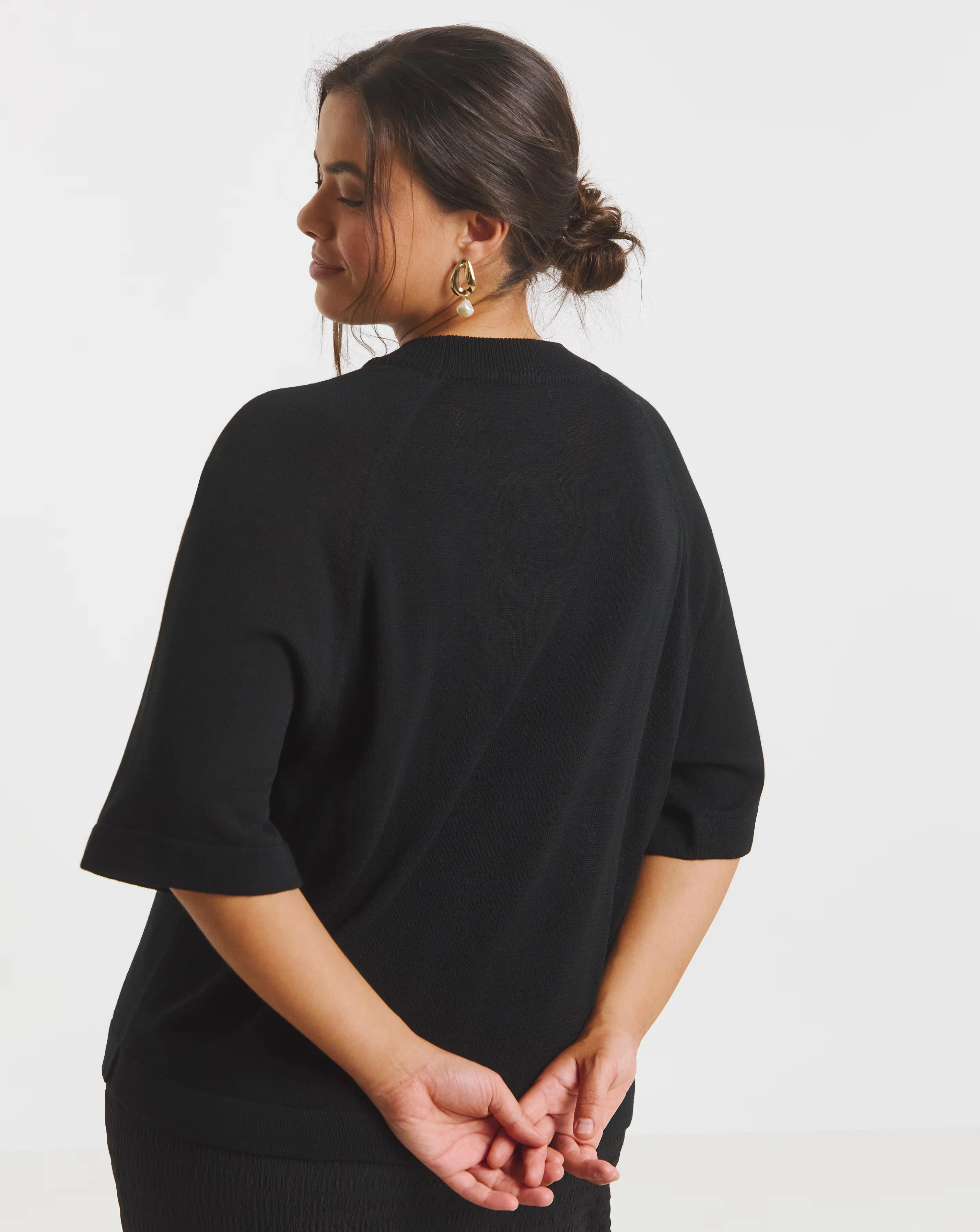 98421-simply-be-black-short-sleeve-boxy-knitted-jumper-1.webp