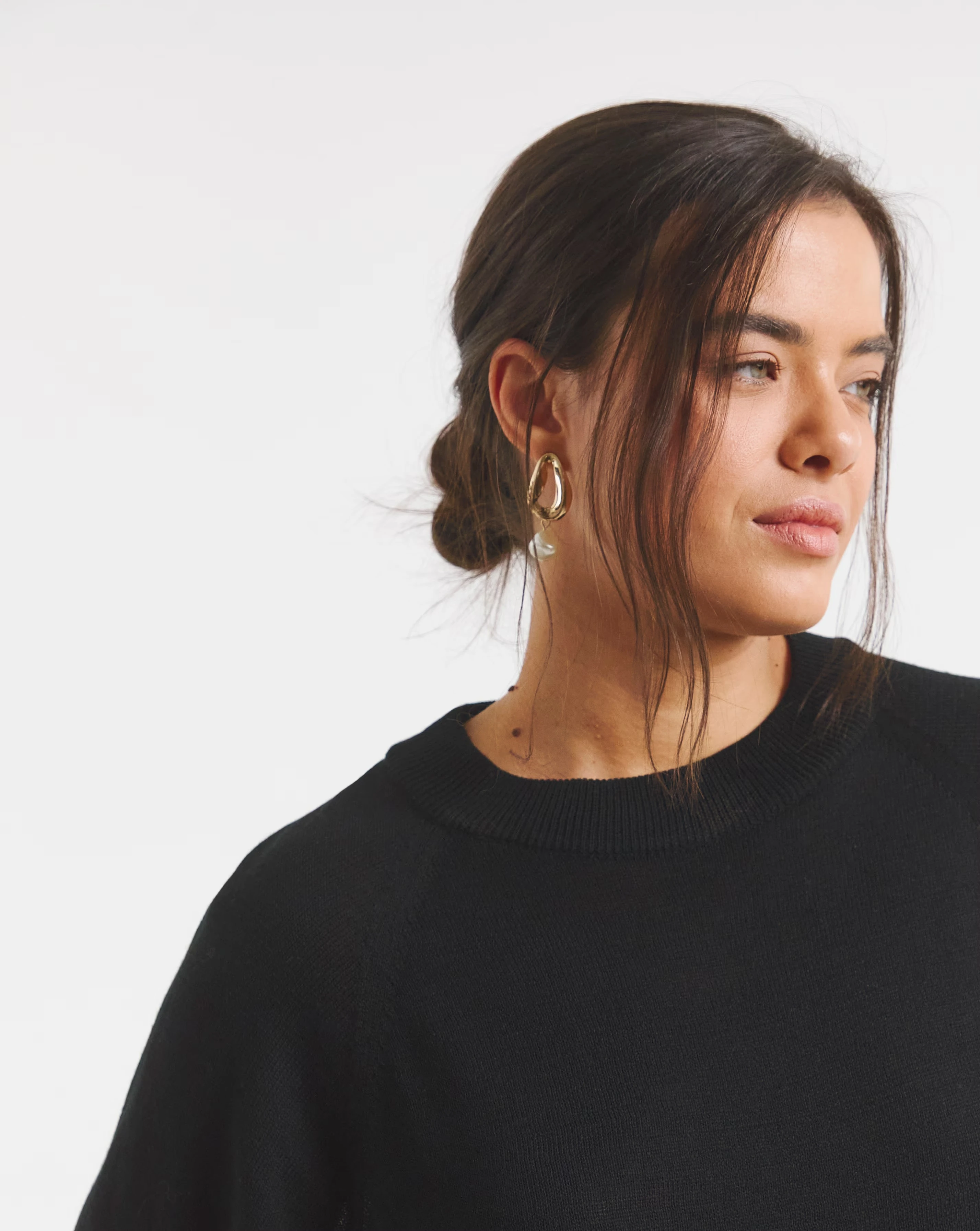 98421-simply-be-black-short-sleeve-boxy-knitted-jumper-1.webp