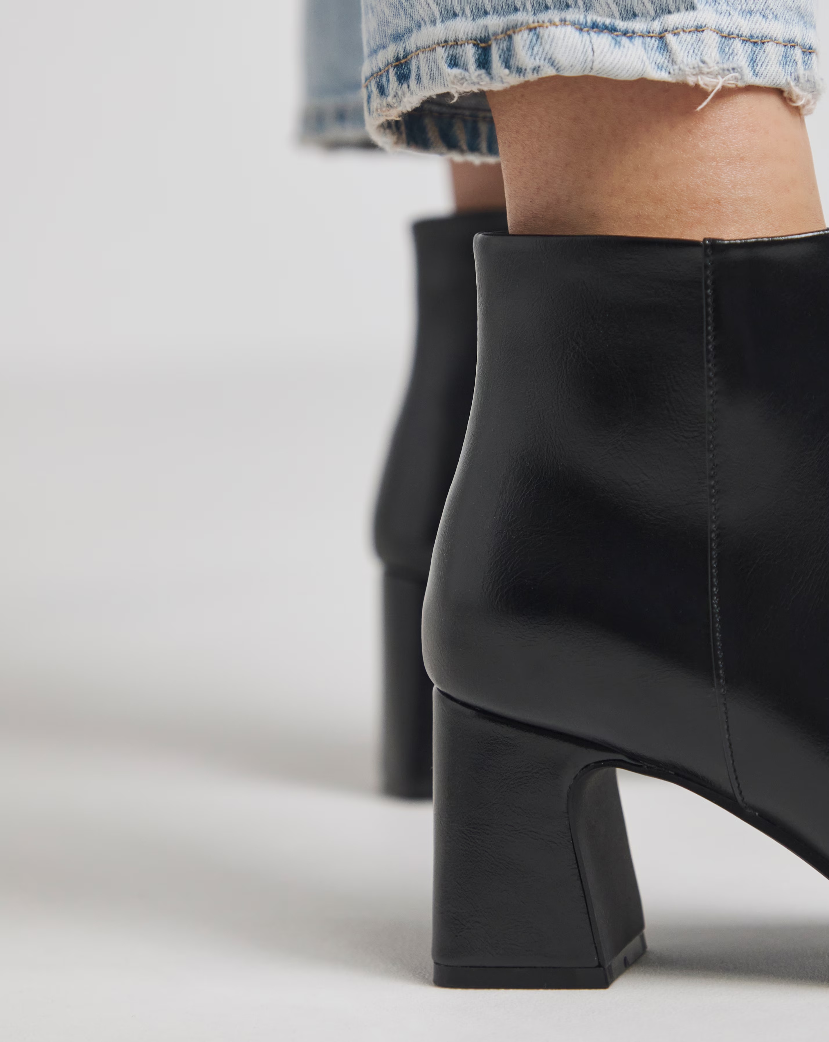99476-loise-block-heel-ankle-boots-standard-d-fit-1.webp