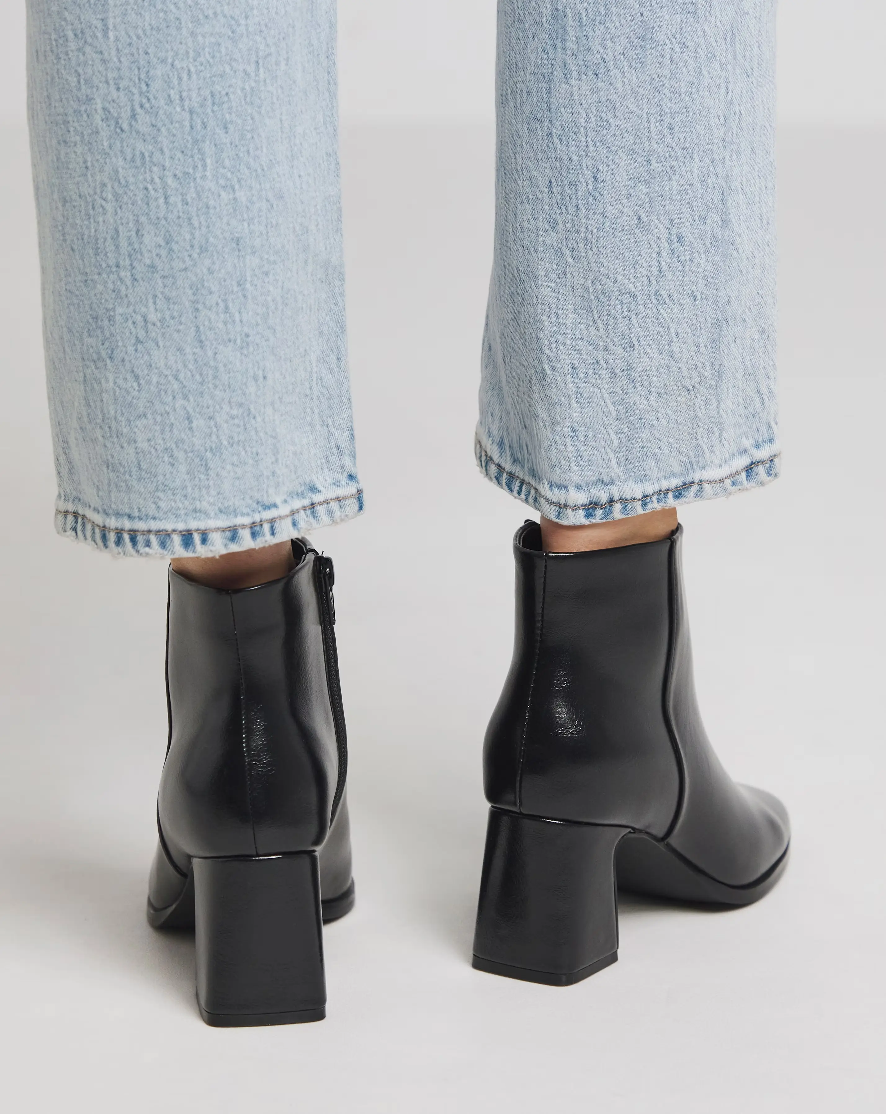 99476-loise-block-heel-ankle-boots-standard-d-fit-1.webp