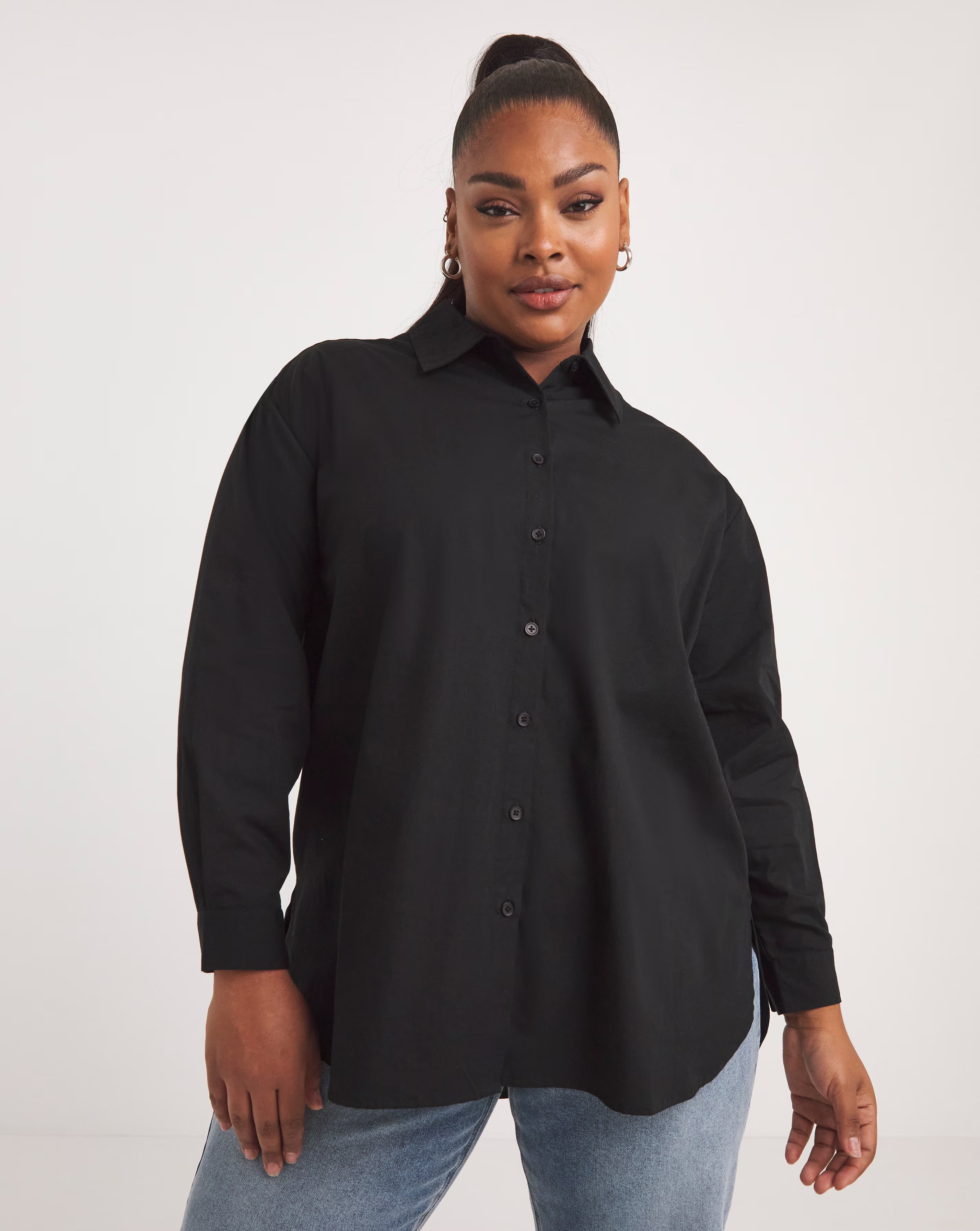 99757-black-relaxed-cotton-poplin-shirt-1.webp